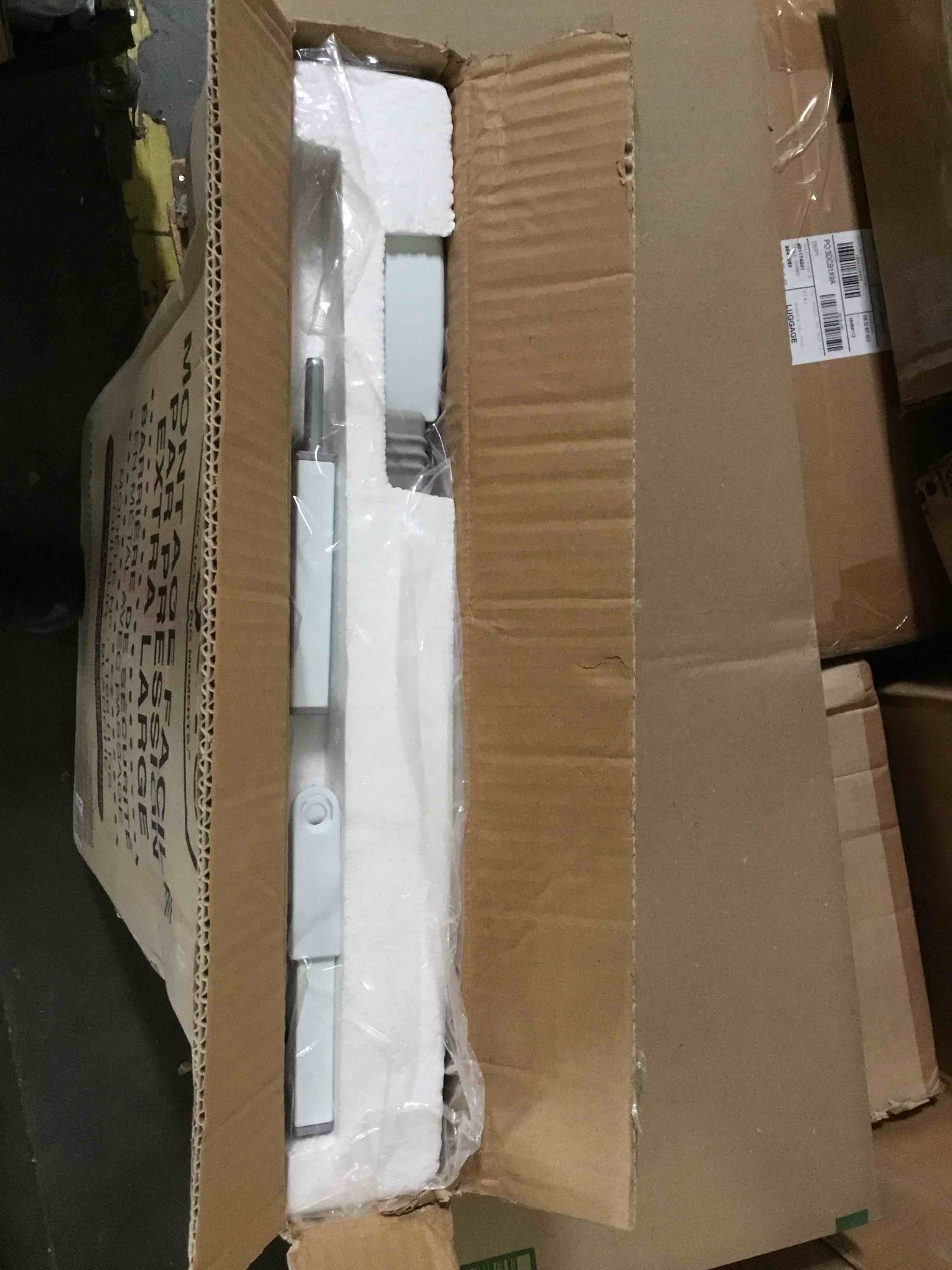 https://s3.amazonaws.com/lotting-images-prod/bidfta/RED5489743_1699901169772.jpeg