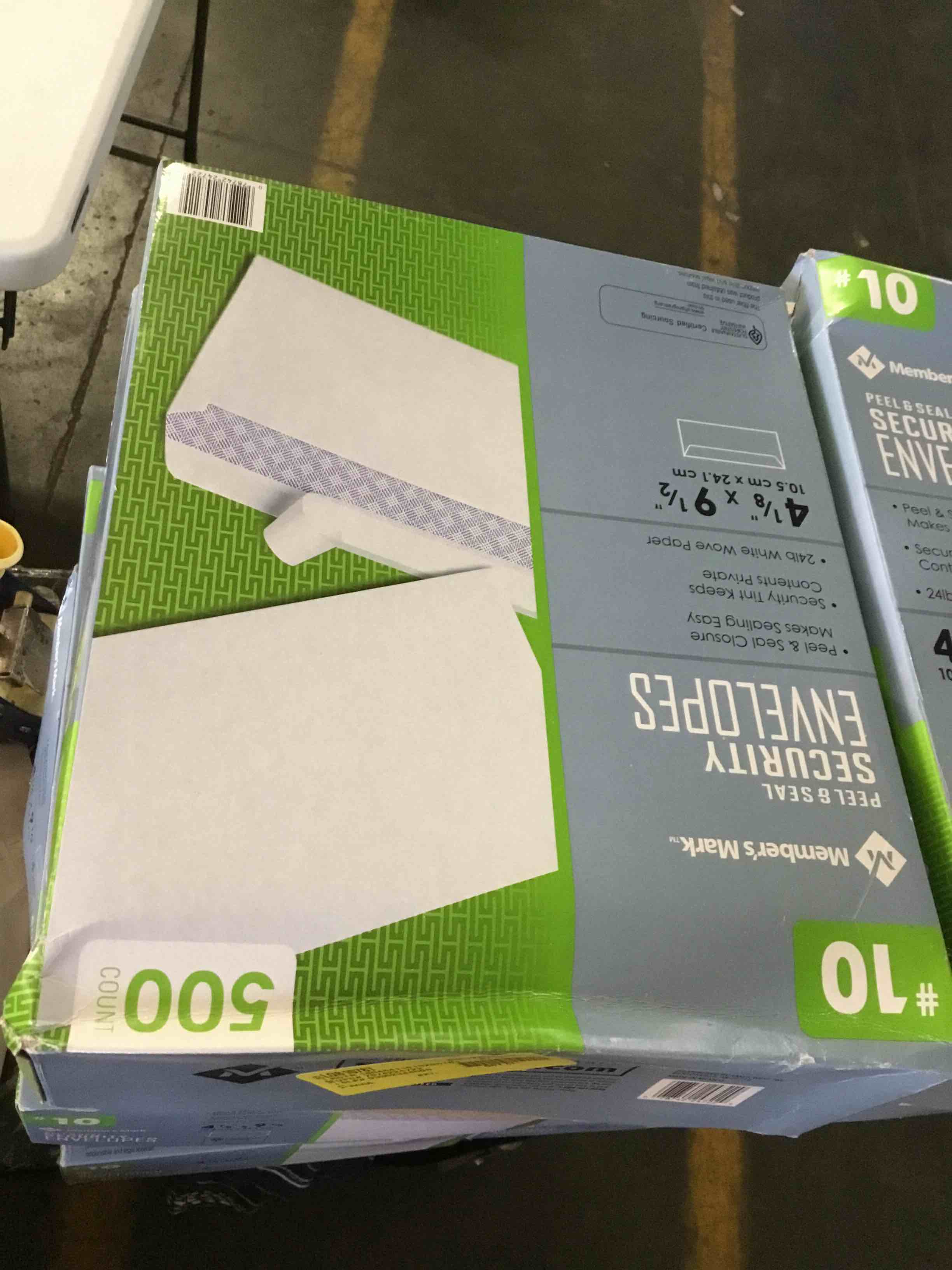 https://s3.amazonaws.com/lotting-images-prod/bidfta/RED5490118_1700145419754.jpeg