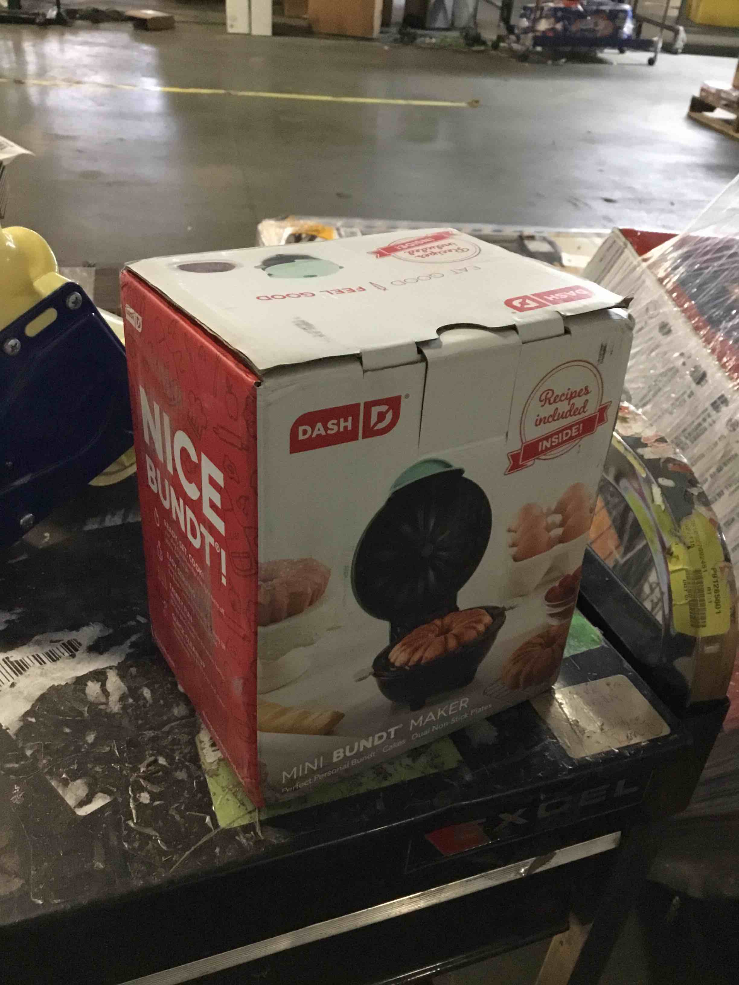 https://s3.amazonaws.com/lotting-images-prod/bidfta/RED5490427_1700254747652.jpeg