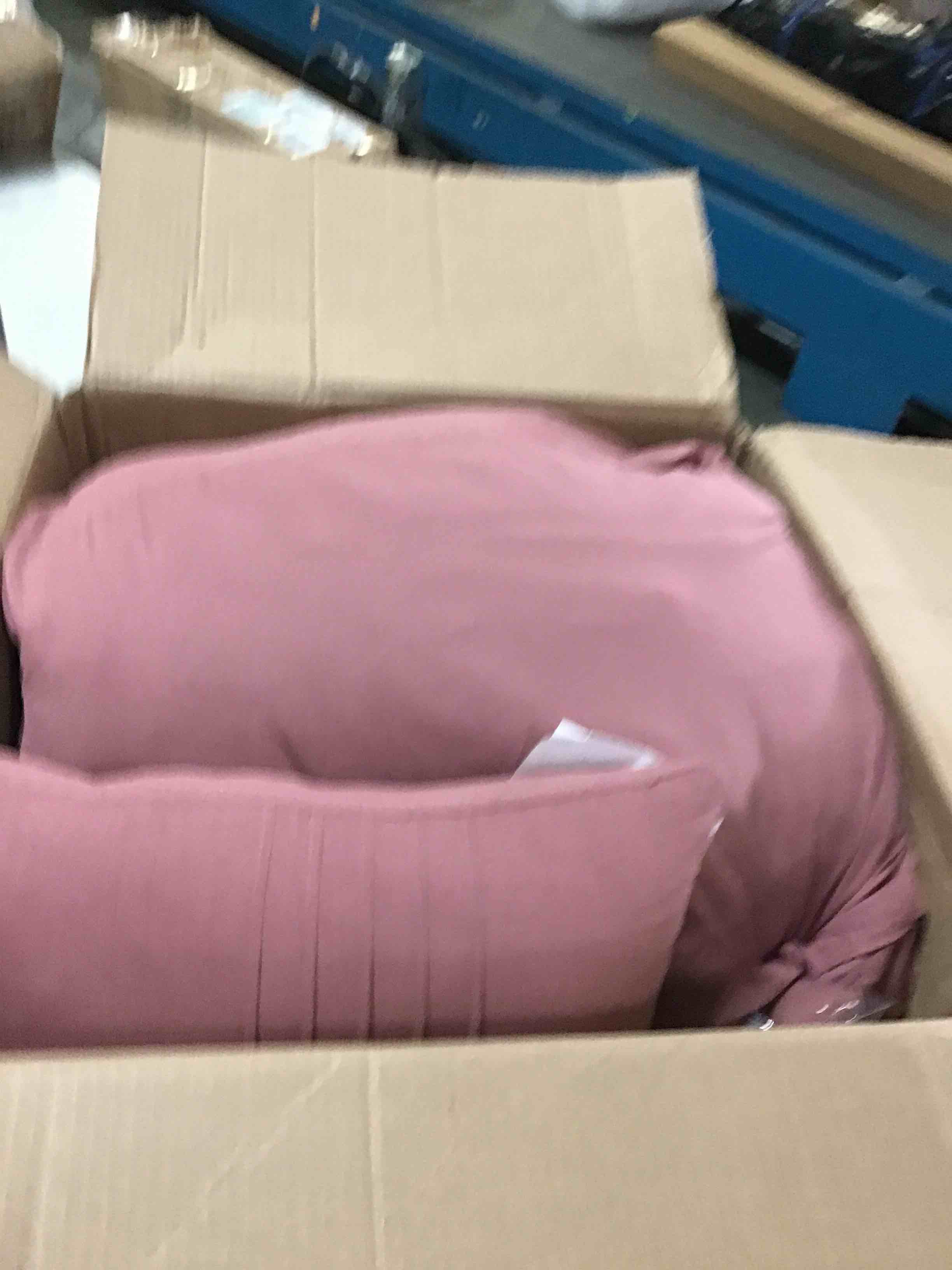 https://s3.amazonaws.com/lotting-images-prod/bidfta/RED5490534_1699386367813.jpeg