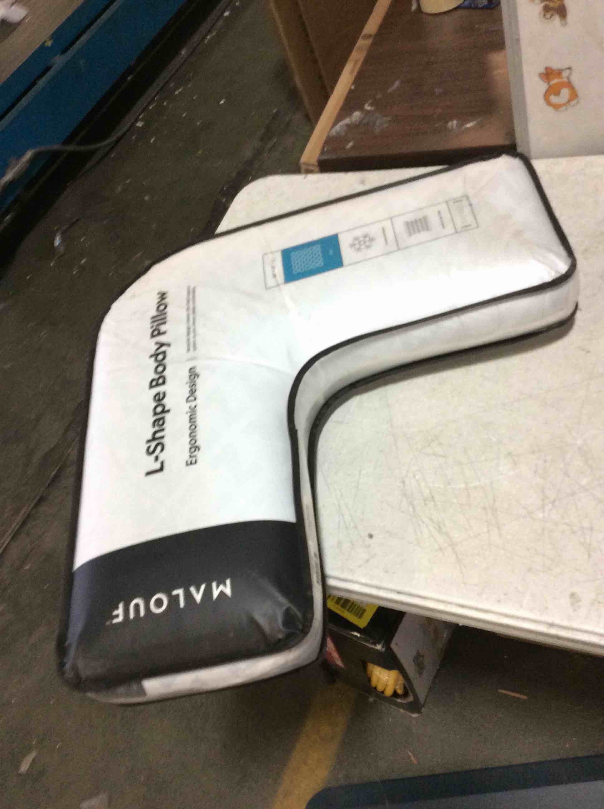 L-Shape body pillow 