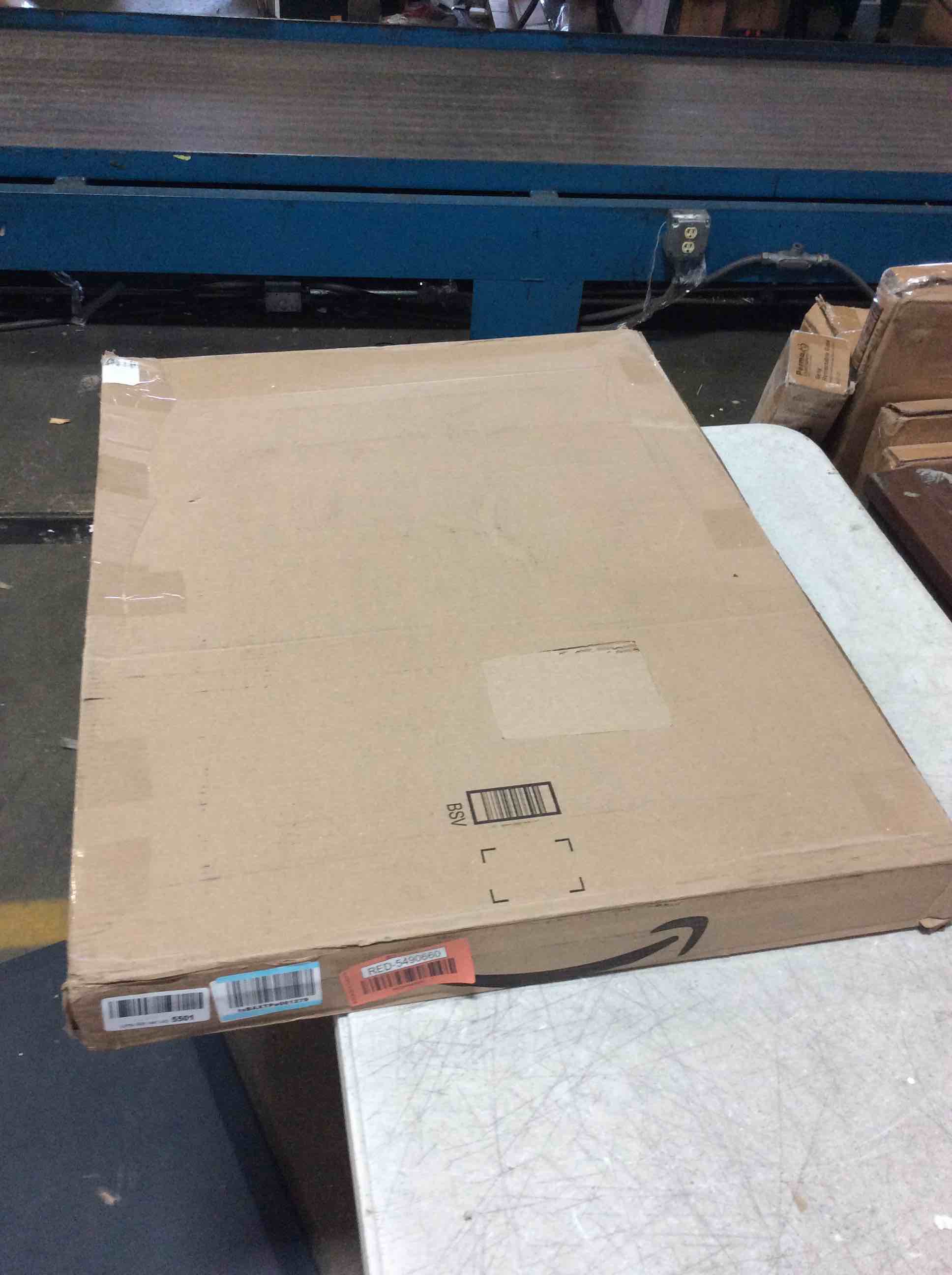 https://s3.amazonaws.com/lotting-images-prod/bidfta/RED5490661_1699464045062.jpeg
