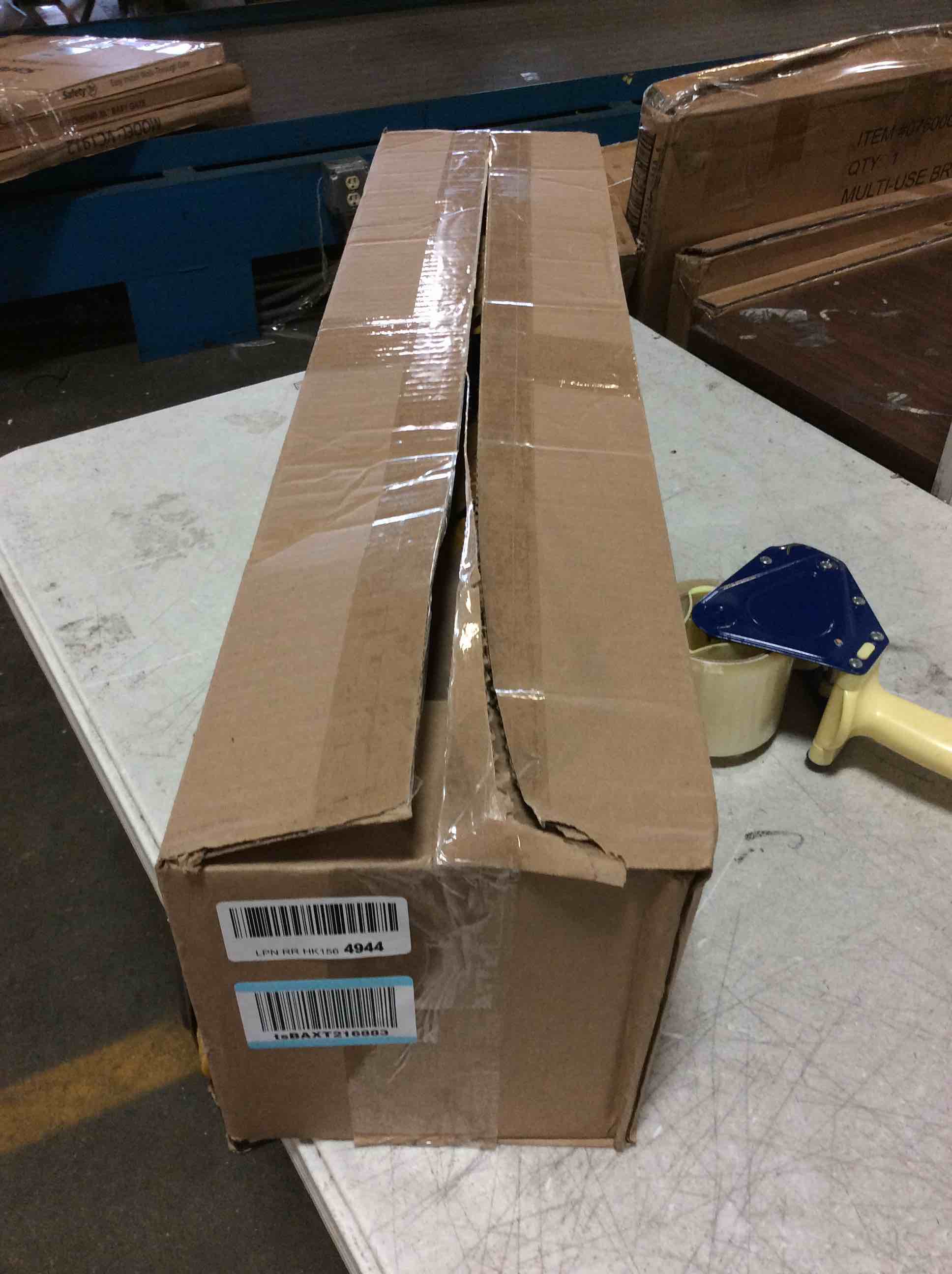 https://s3.amazonaws.com/lotting-images-prod/bidfta/RED5490673_1699467130972.jpeg
