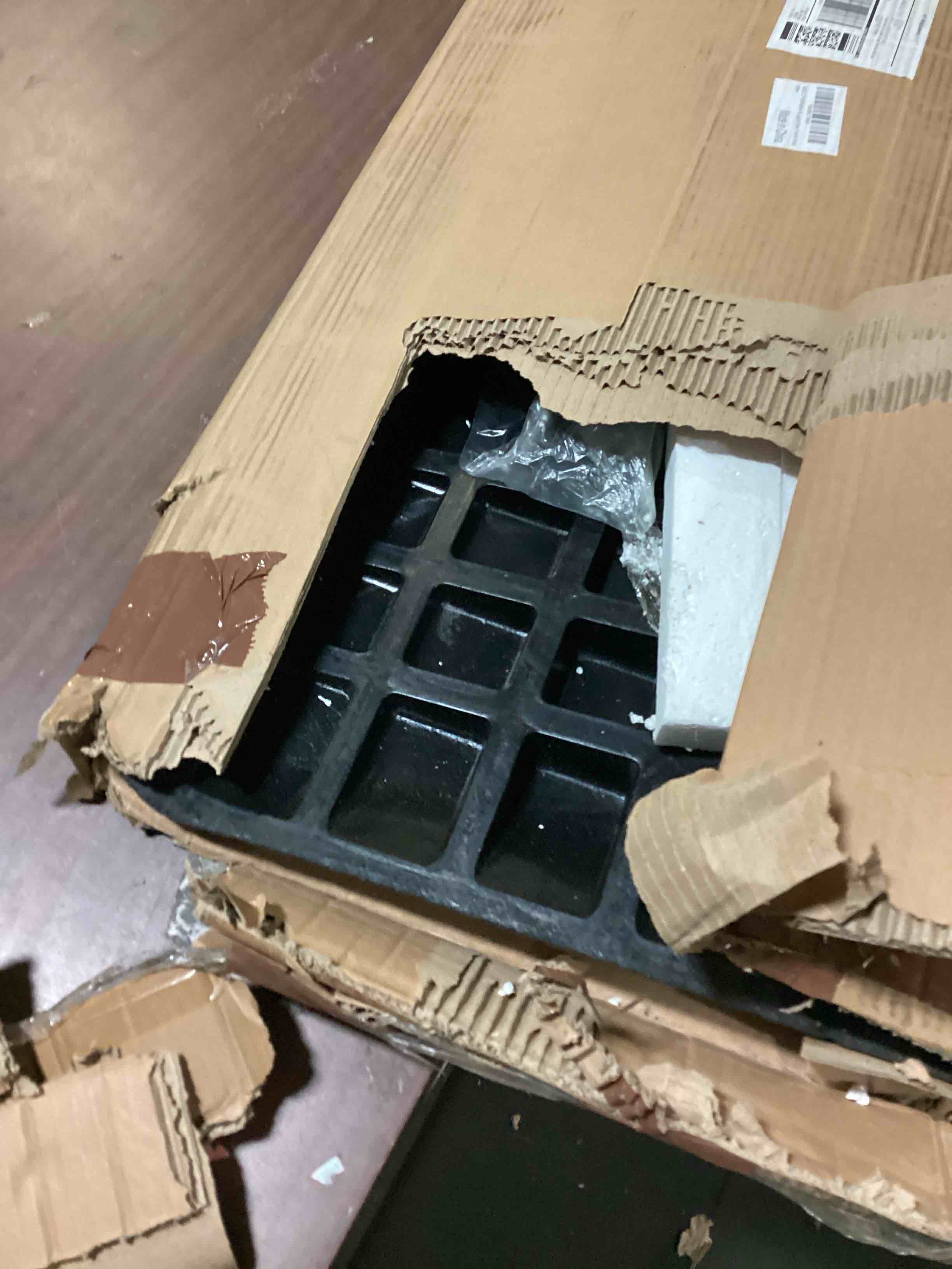 https://s3.amazonaws.com/lotting-images-prod/bidfta/RED5490749_1699536019253.jpeg