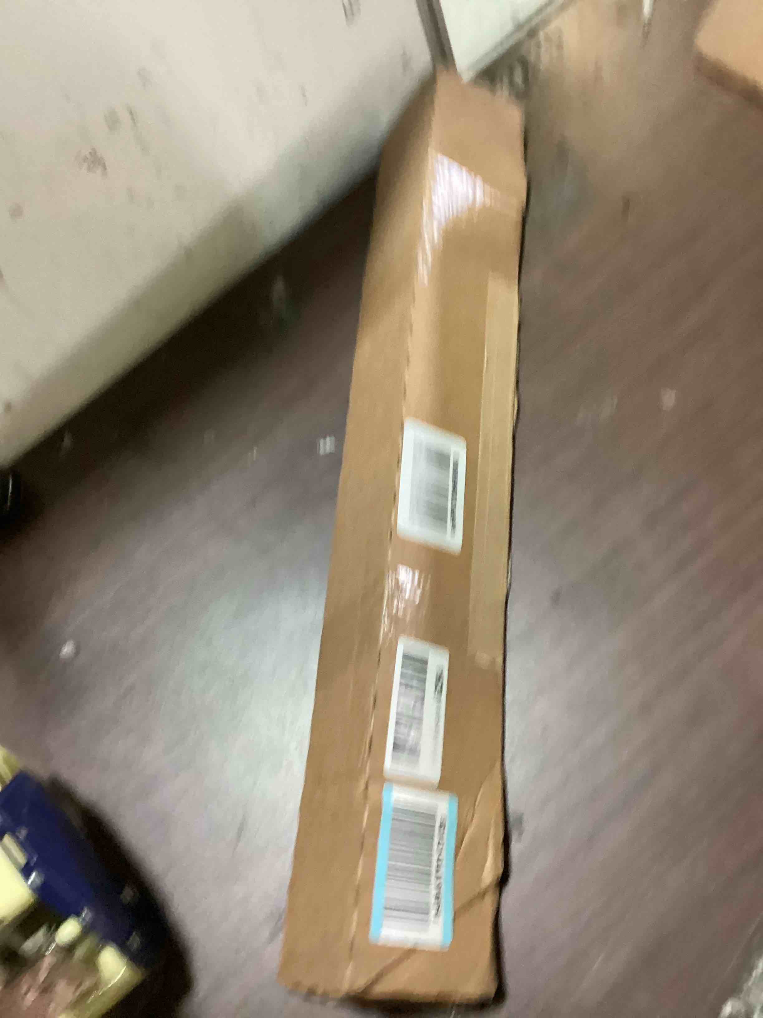 https://s3.amazonaws.com/lotting-images-prod/bidfta/RED5490842_1699547452867.jpeg