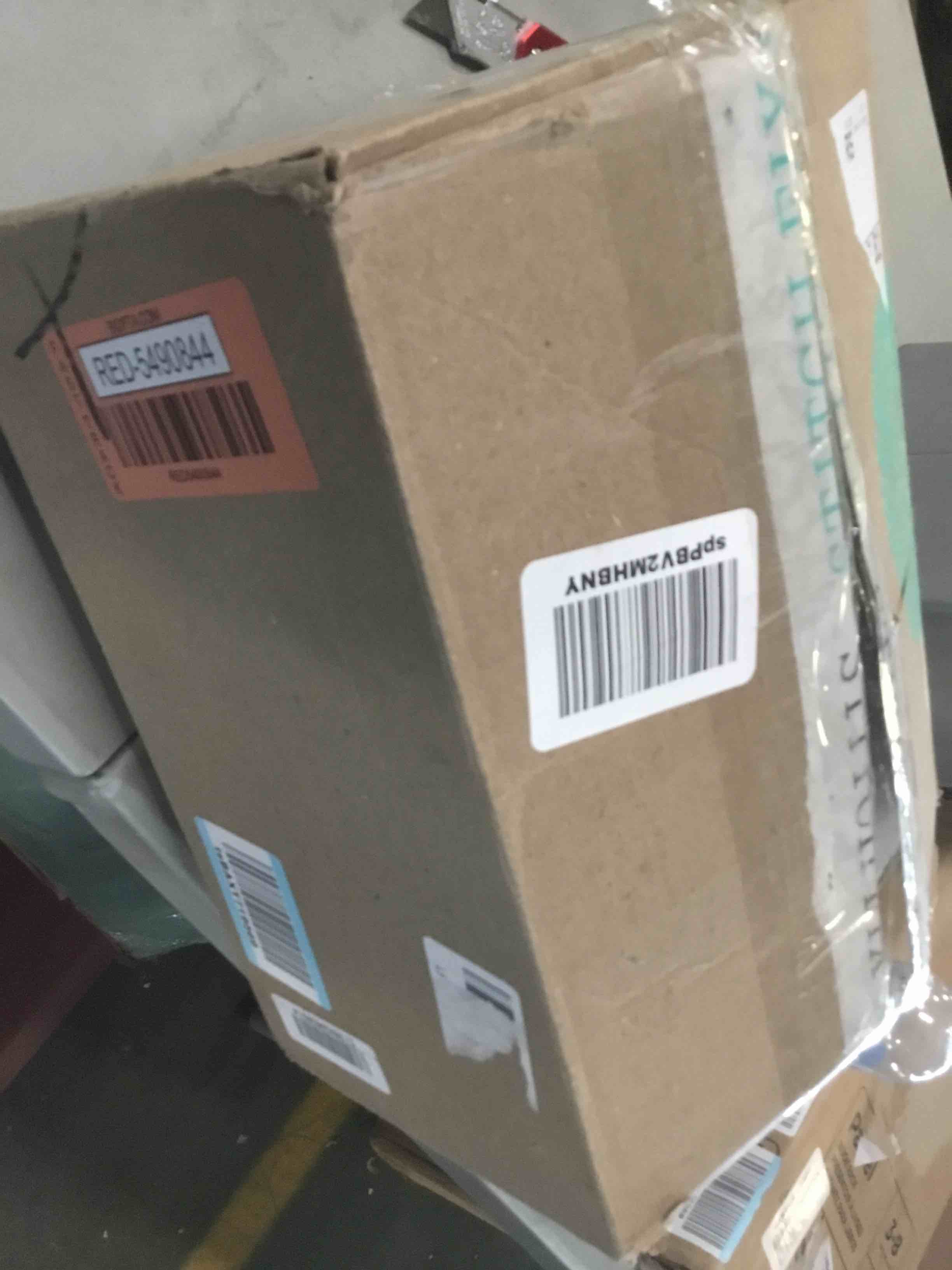 https://s3.amazonaws.com/lotting-images-prod/bidfta/RED5490844_1699971092048.jpeg