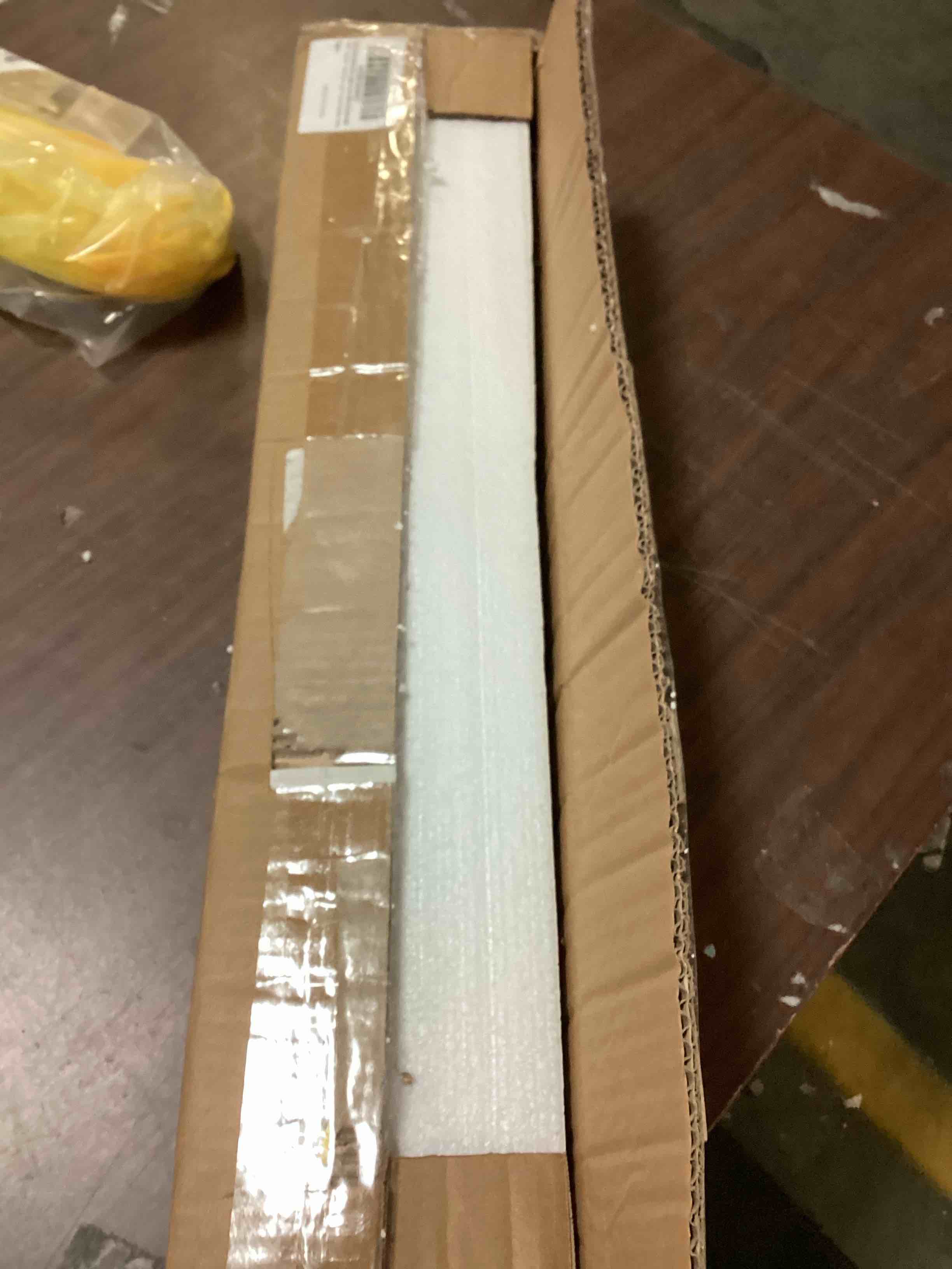 https://s3.amazonaws.com/lotting-images-prod/bidfta/RED5490850_1699548246153.jpeg
