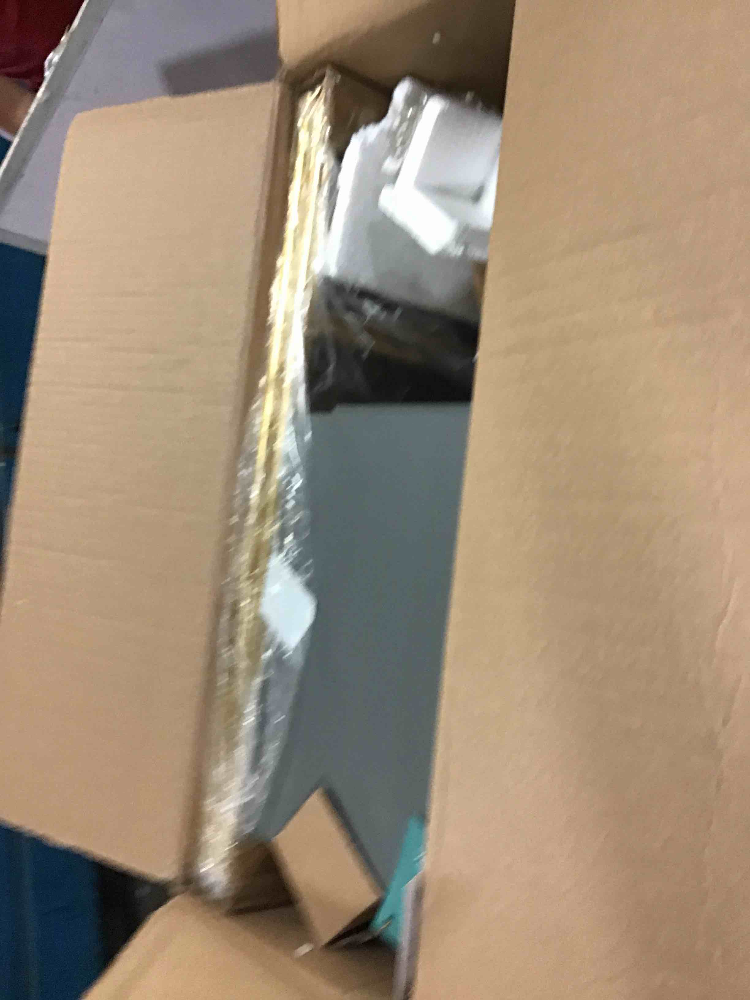 https://s3.amazonaws.com/lotting-images-prod/bidfta/RED5491108_1699645203800.jpeg