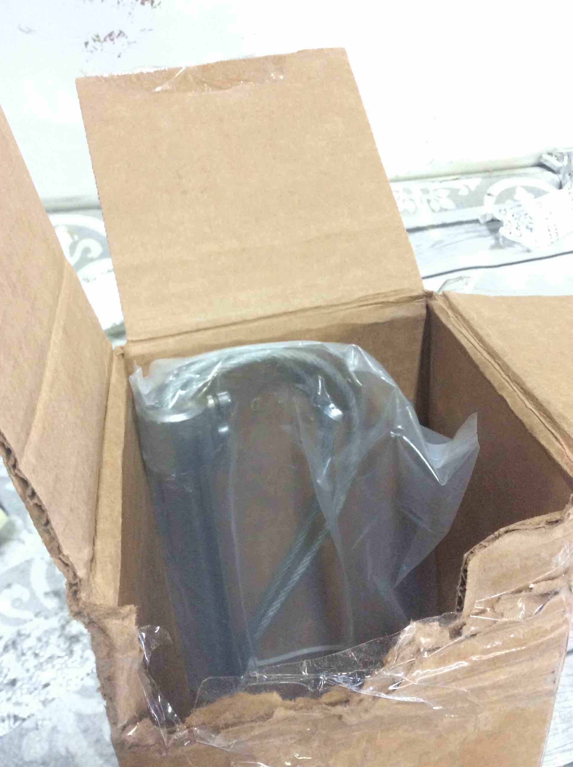 https://s3.amazonaws.com/lotting-images-prod/bidfta/RED5491280_1699903159464.jpeg