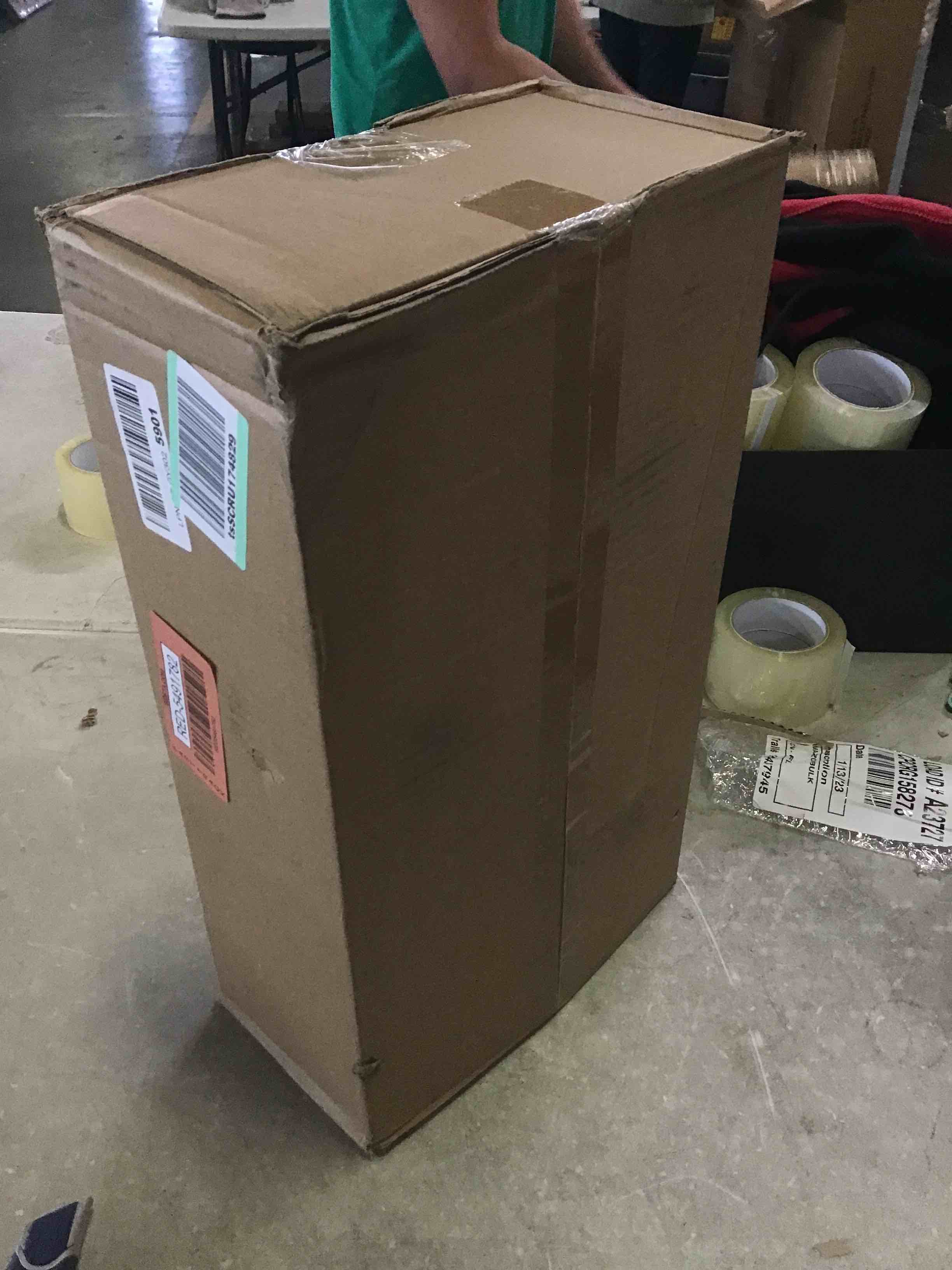 https://s3.amazonaws.com/lotting-images-prod/bidfta/RED5491782_1700146371285.jpeg