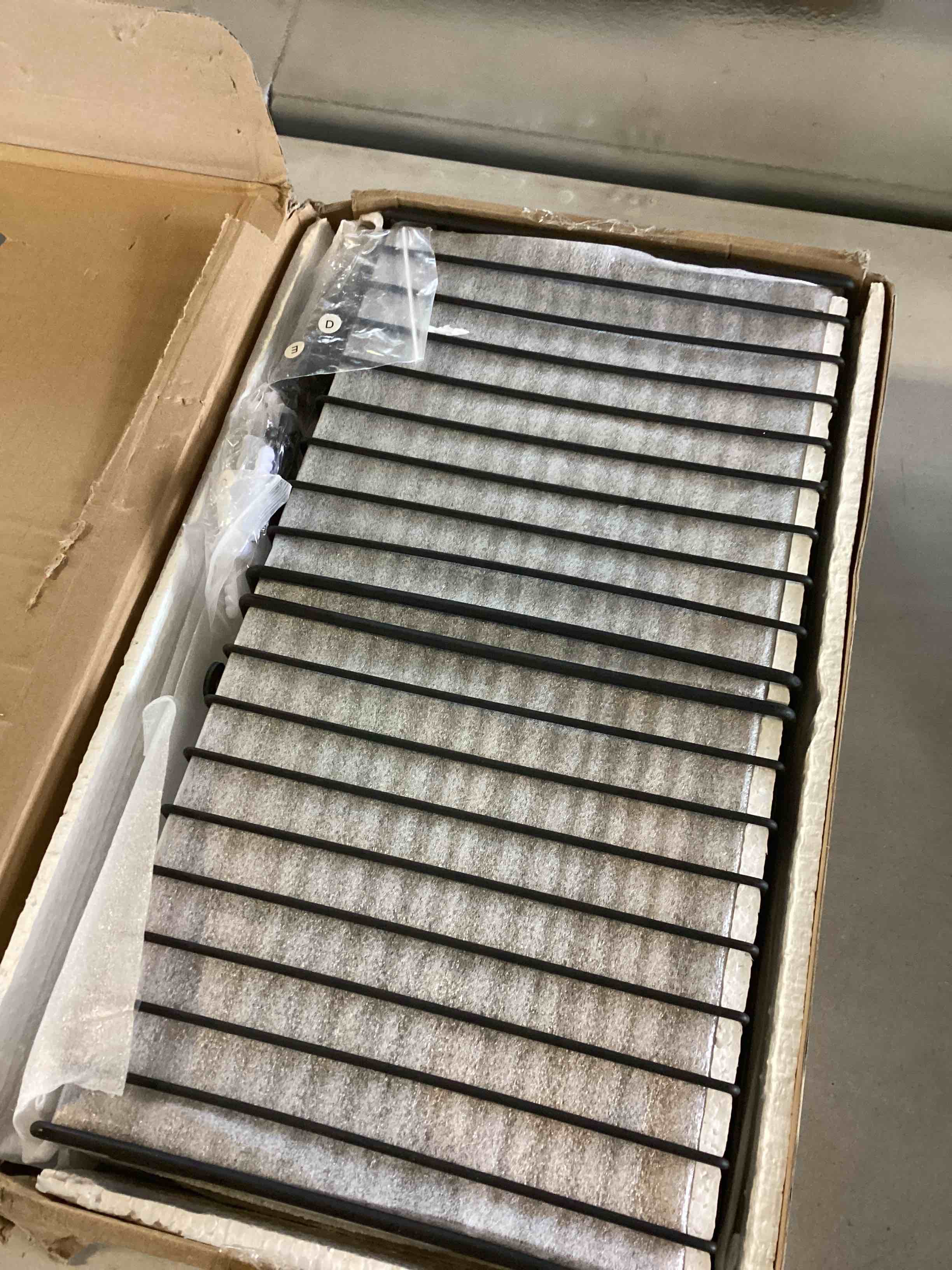 https://s3.amazonaws.com/lotting-images-prod/bidfta/RED5504574_1701357925691.jpeg