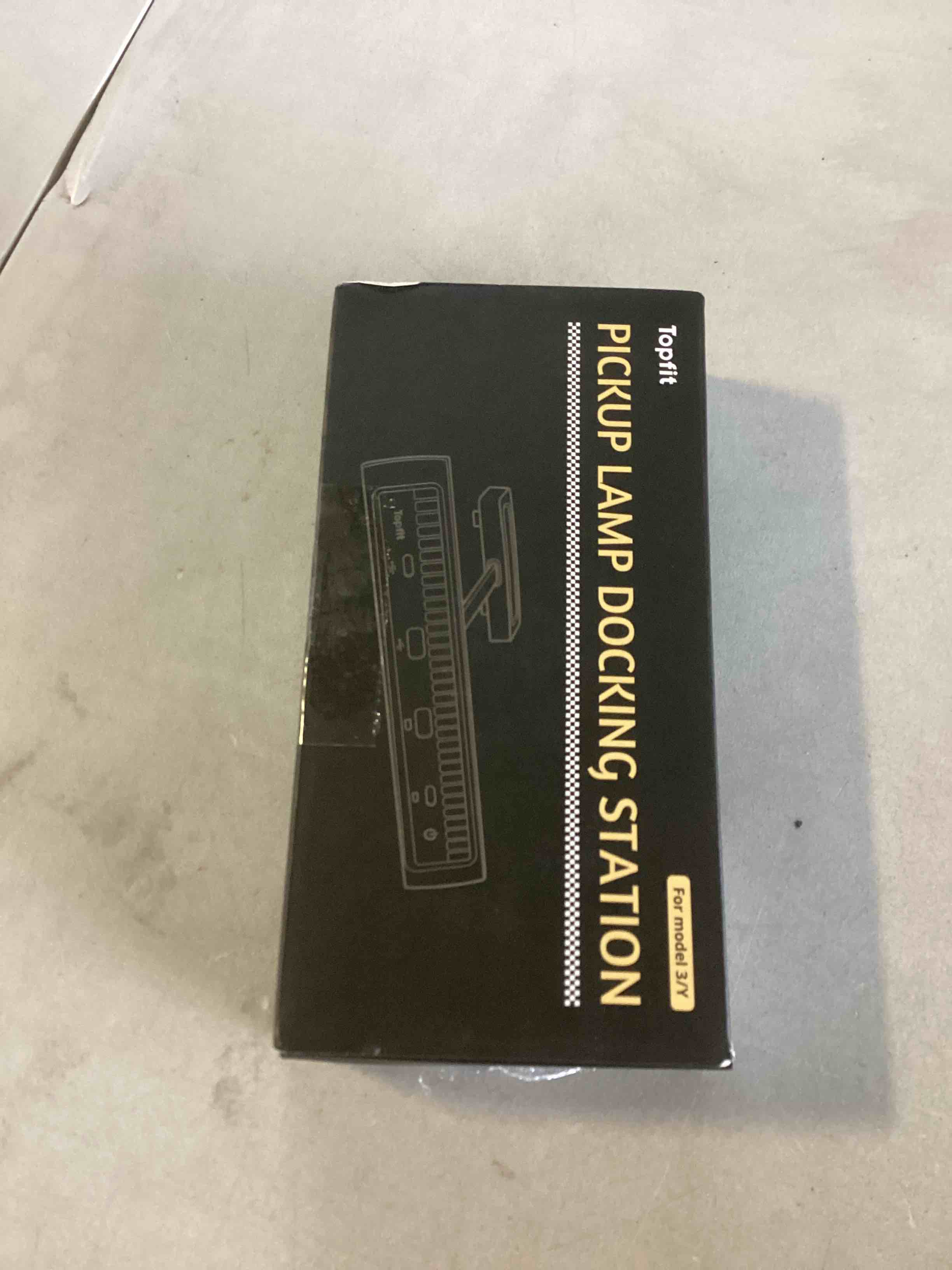 https://s3.amazonaws.com/lotting-images-prod/bidfta/RED5504577_1701358254221.jpeg