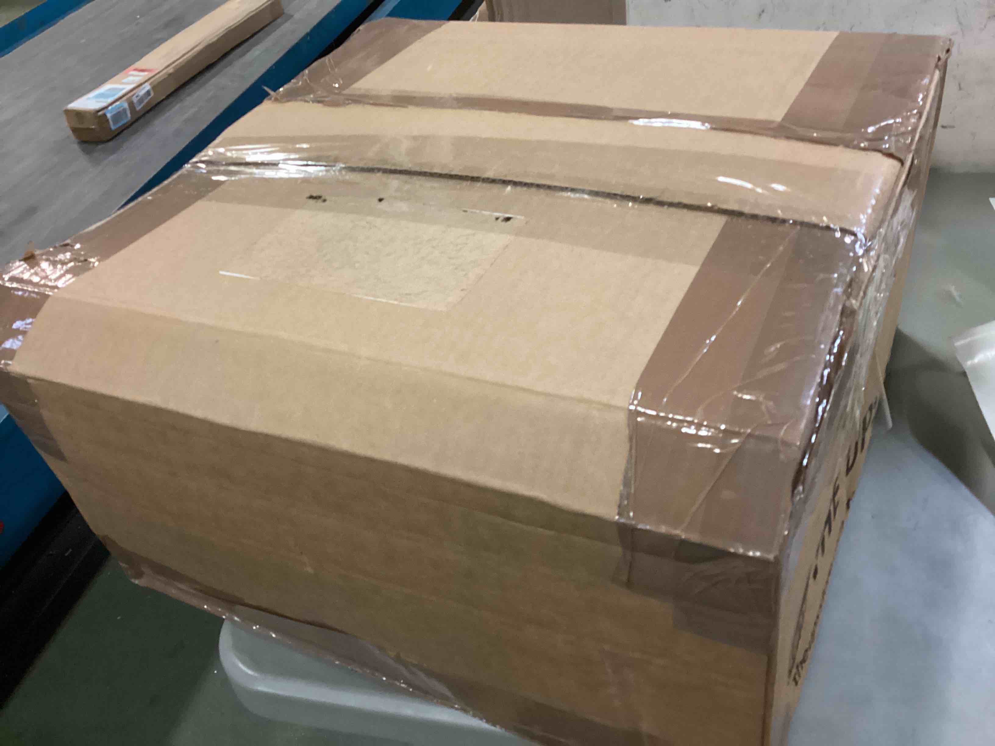 https://s3.amazonaws.com/lotting-images-prod/bidfta/RED5504814_1701440730124.jpeg
