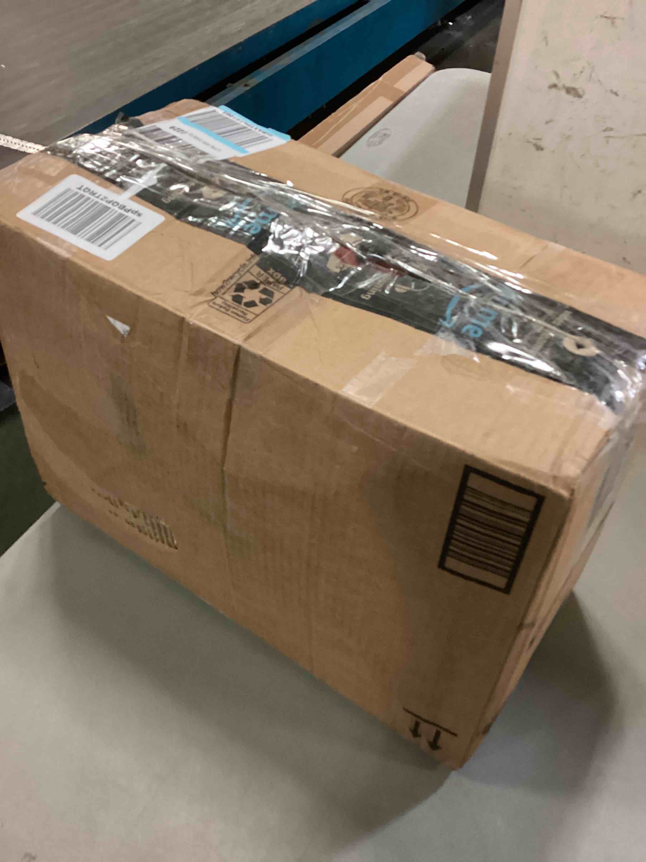 https://s3.amazonaws.com/lotting-images-prod/bidfta/RED5504824_1701440288092.jpeg