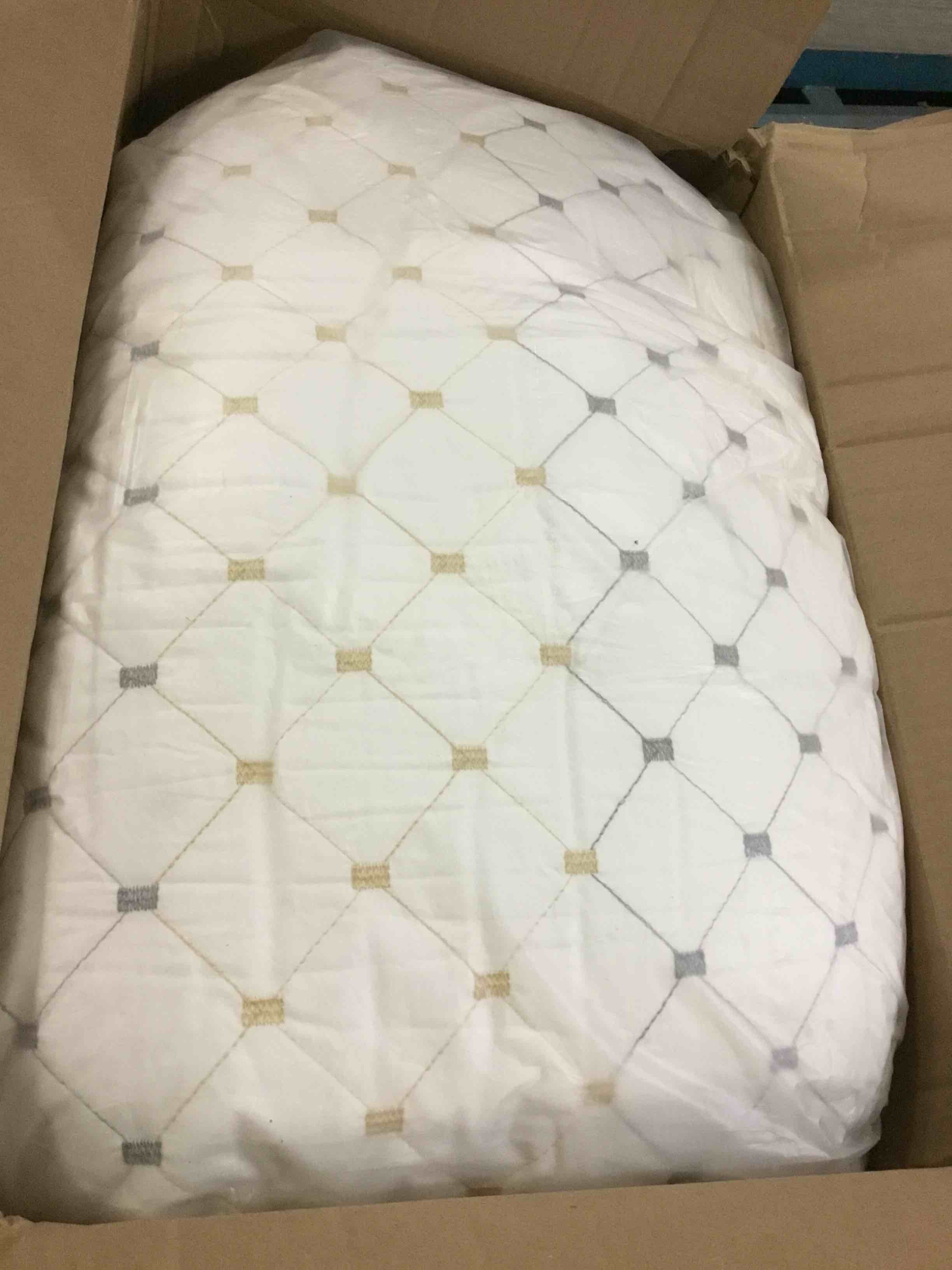 https://s3.amazonaws.com/lotting-images-prod/bidfta/RED5505010_1701699458940.jpeg