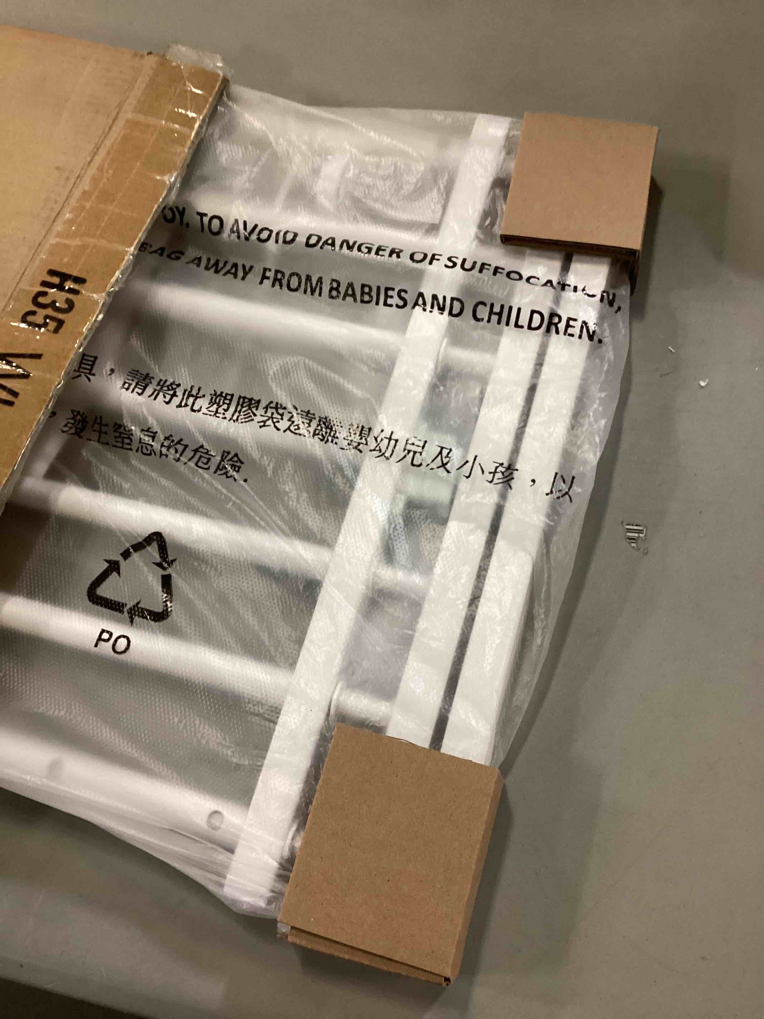 https://s3.amazonaws.com/lotting-images-prod/bidfta/RED5505134_1701716494635.jpeg