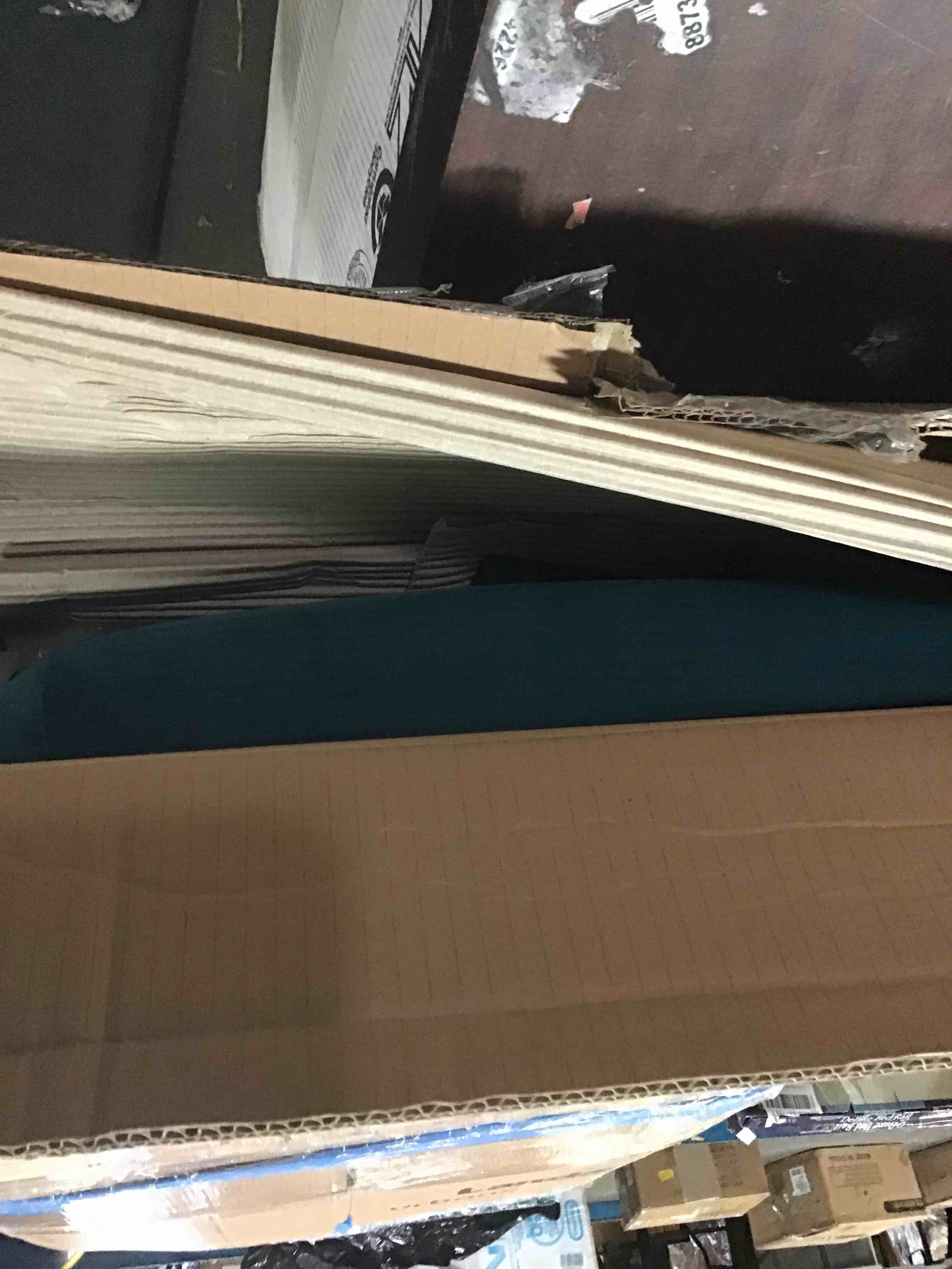 https://s3.amazonaws.com/lotting-images-prod/bidfta/RED5505724_1700069005488.jpeg