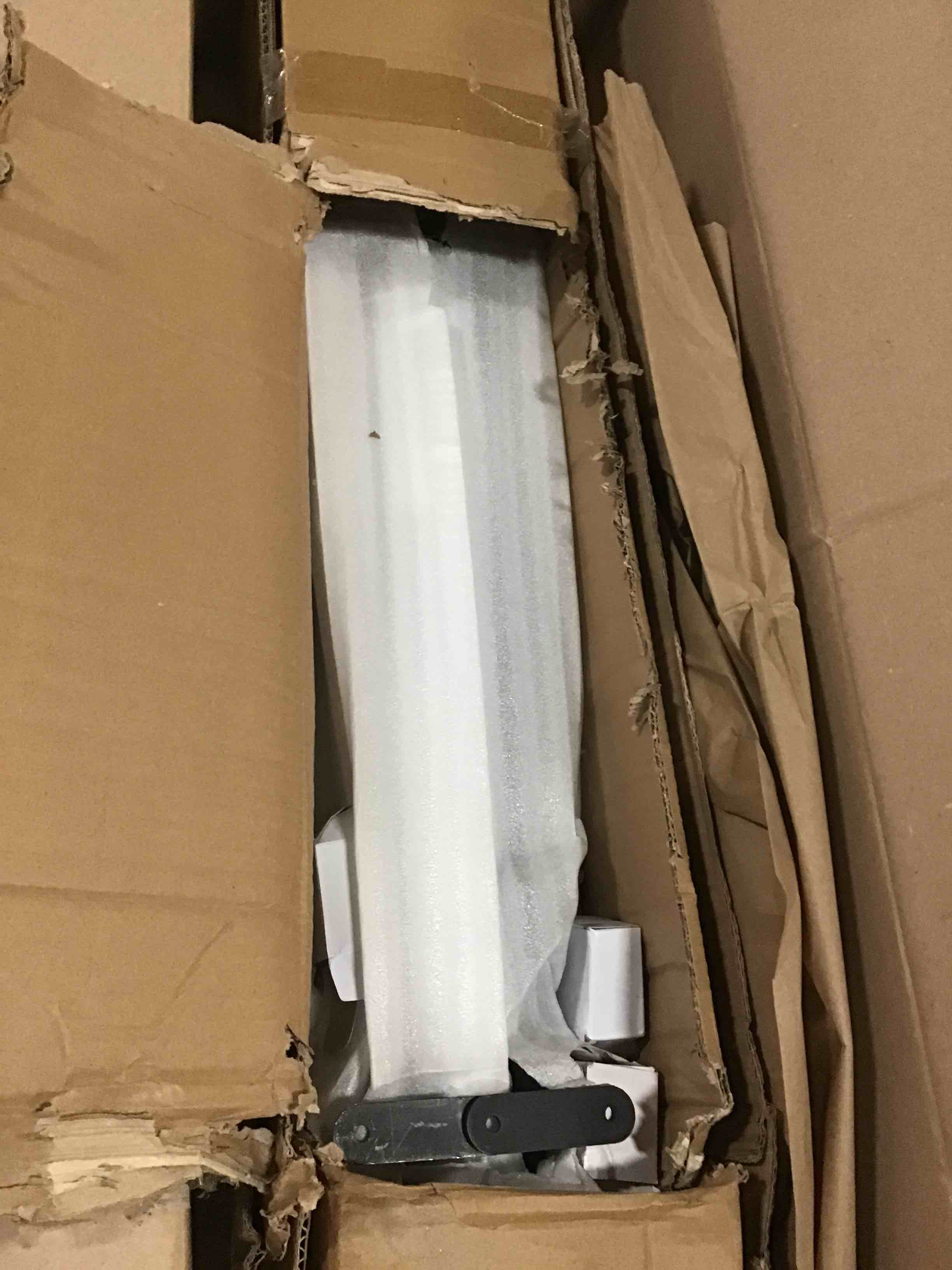 https://s3.amazonaws.com/lotting-images-prod/bidfta/RED5505903_1700149173853.jpeg