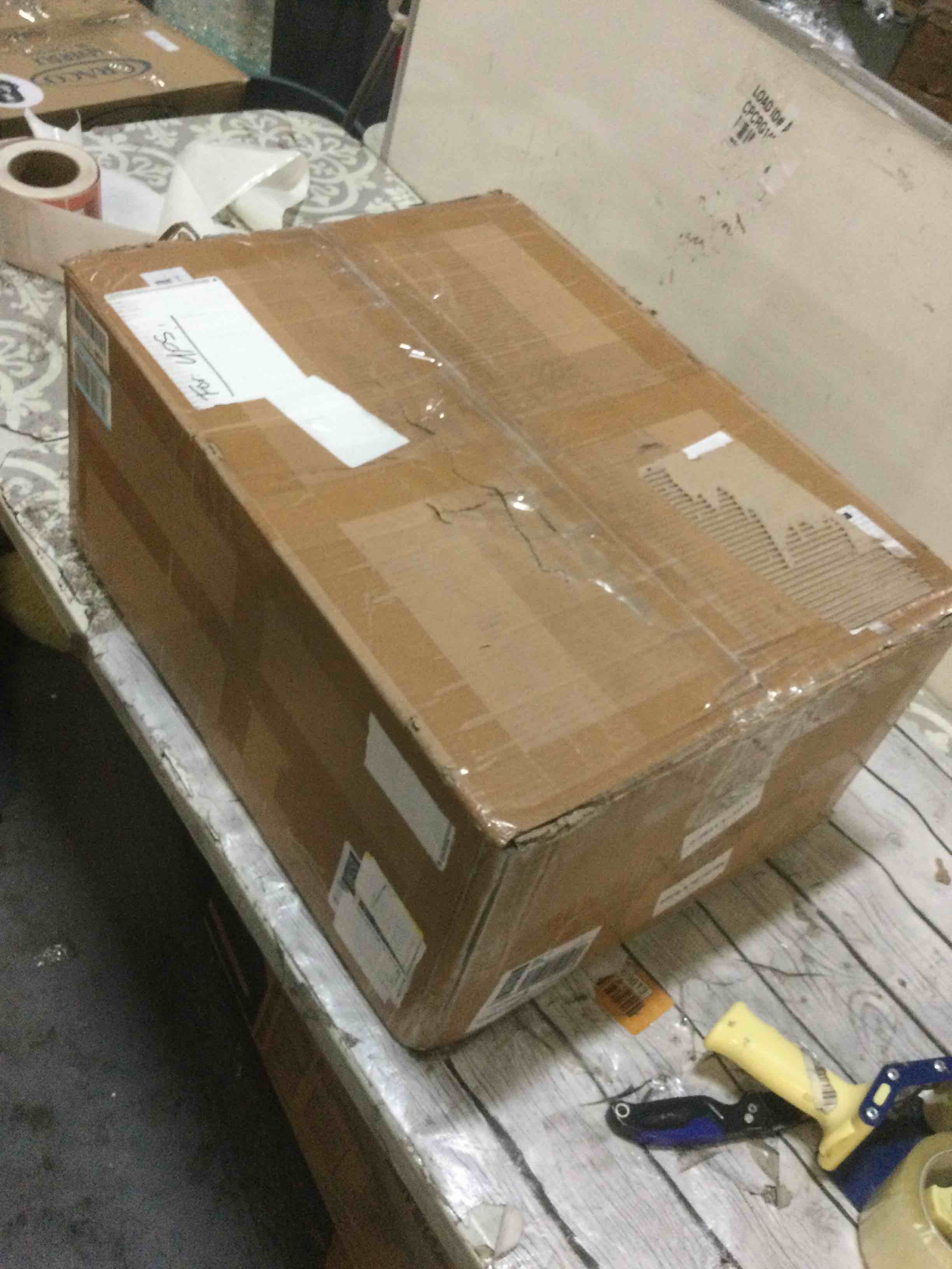 https://s3.amazonaws.com/lotting-images-prod/bidfta/RED5506105_1700230010040.jpeg