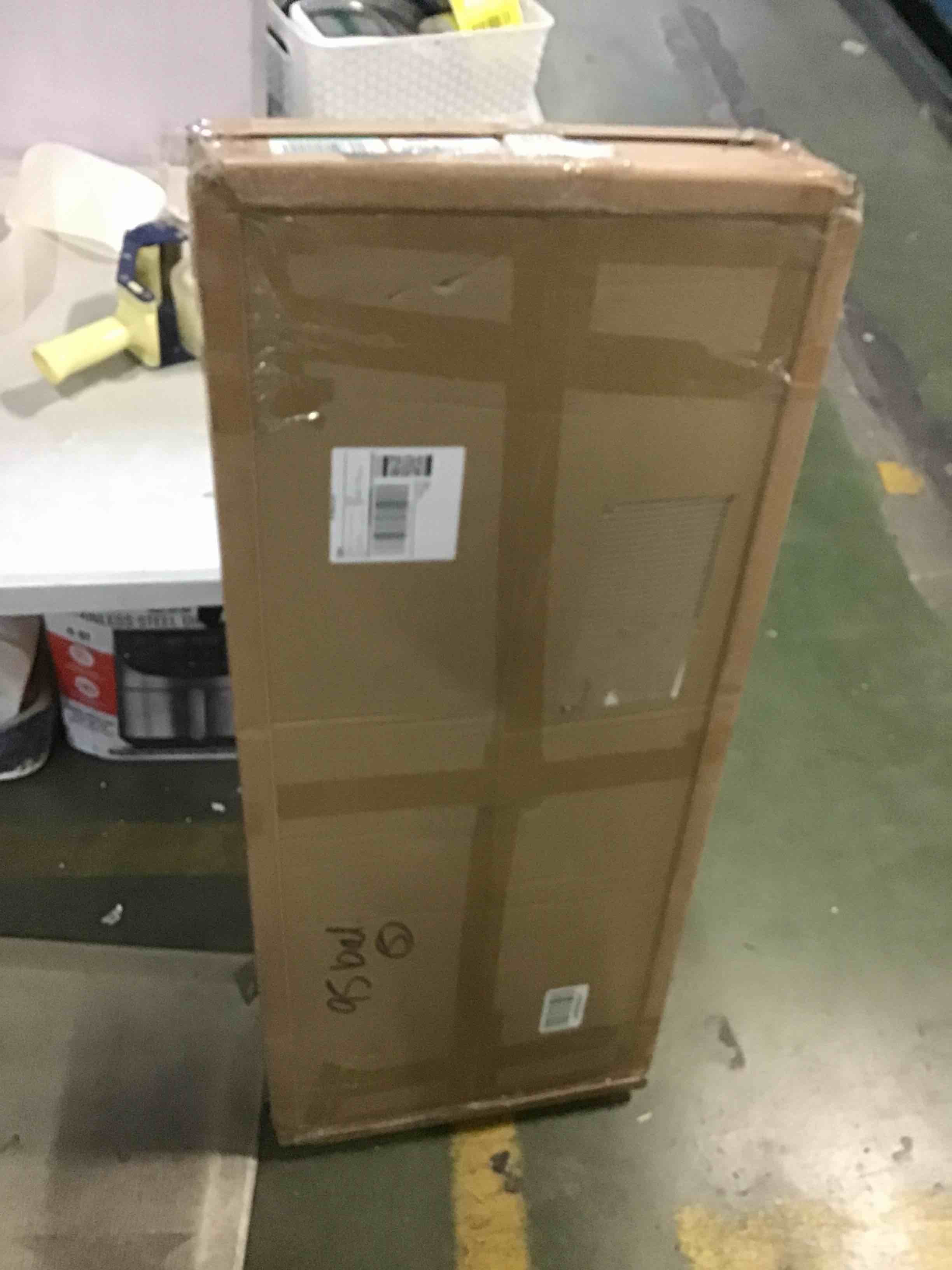 https://s3.amazonaws.com/lotting-images-prod/bidfta/RED5506440_1700573562474.jpeg
