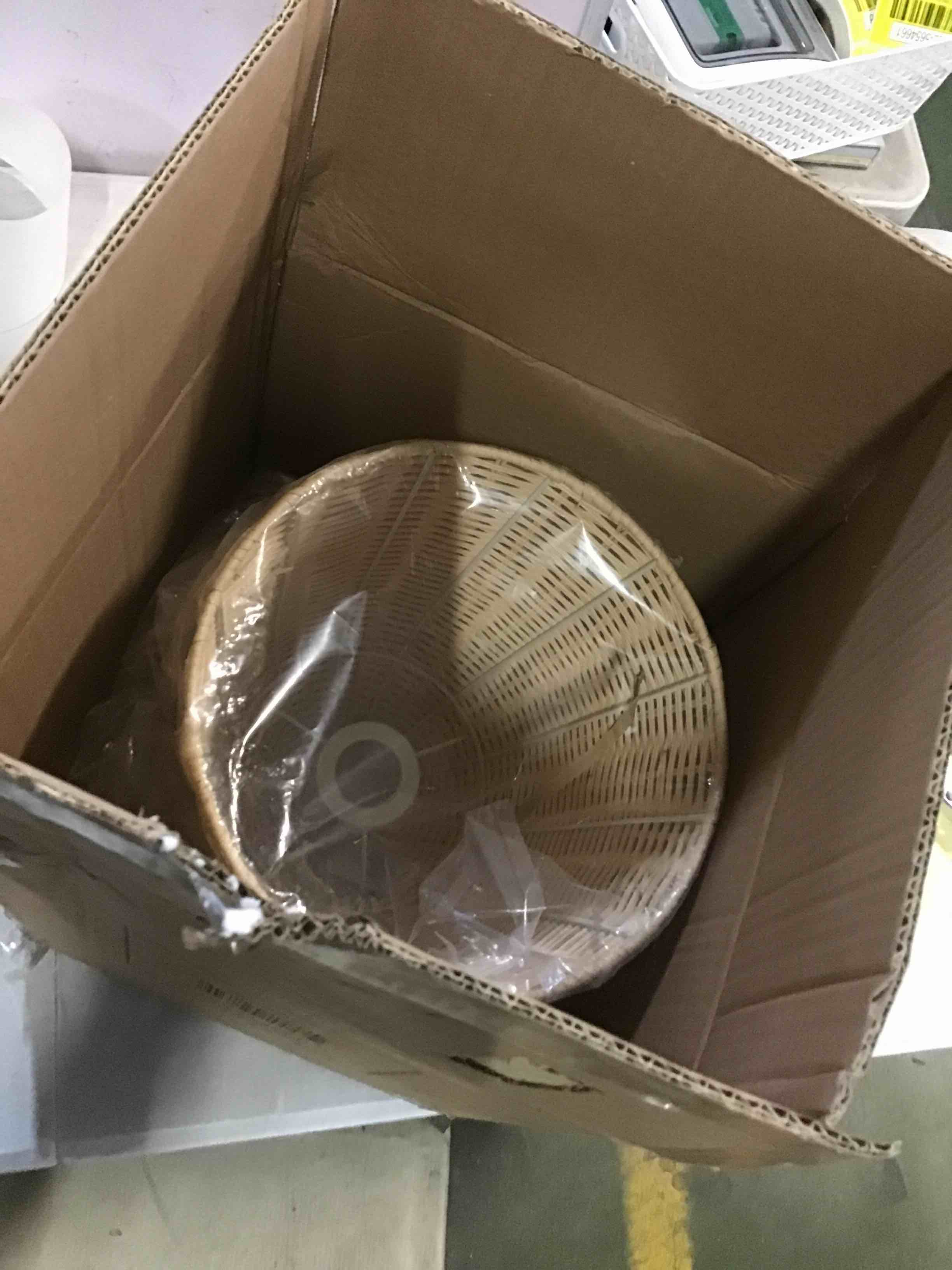https://s3.amazonaws.com/lotting-images-prod/bidfta/RED5506452_1700575288990.jpeg