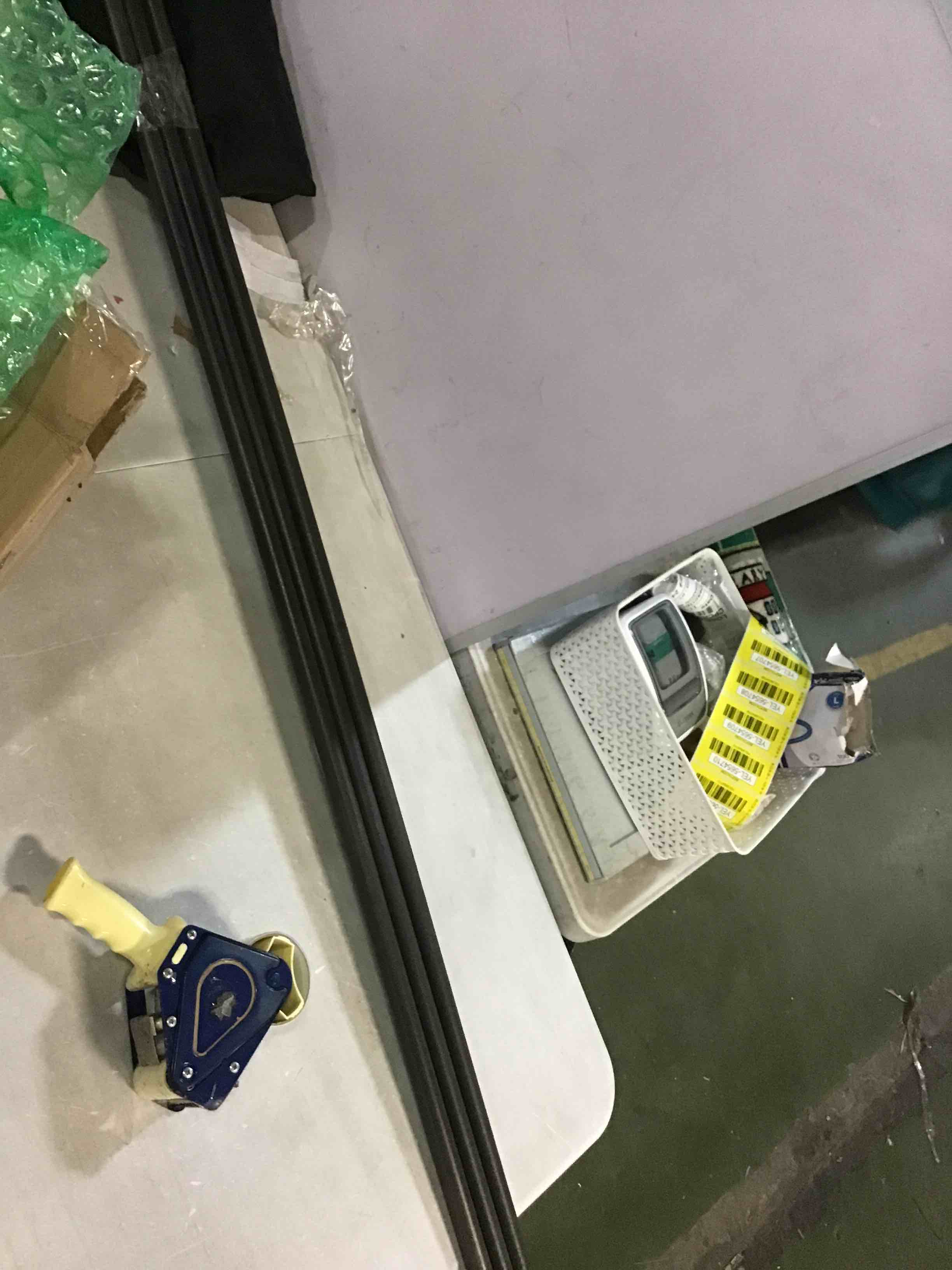 https://s3.amazonaws.com/lotting-images-prod/bidfta/RED5506539_1700585165579.jpeg