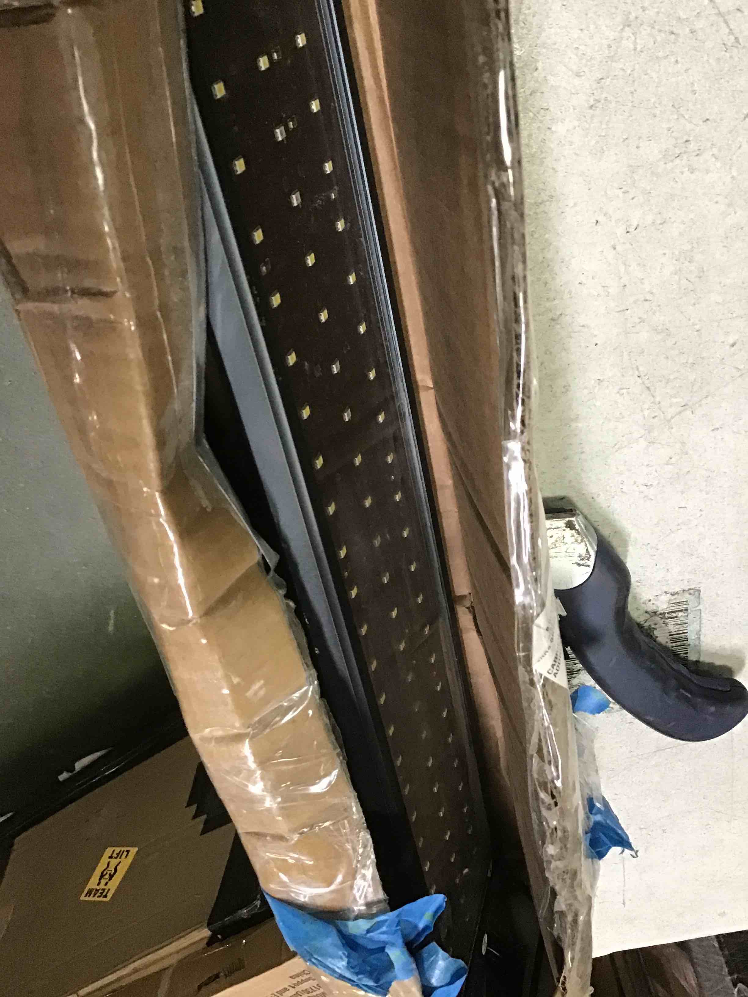 https://s3.amazonaws.com/lotting-images-prod/bidfta/RED5507155_1699987098131.jpeg