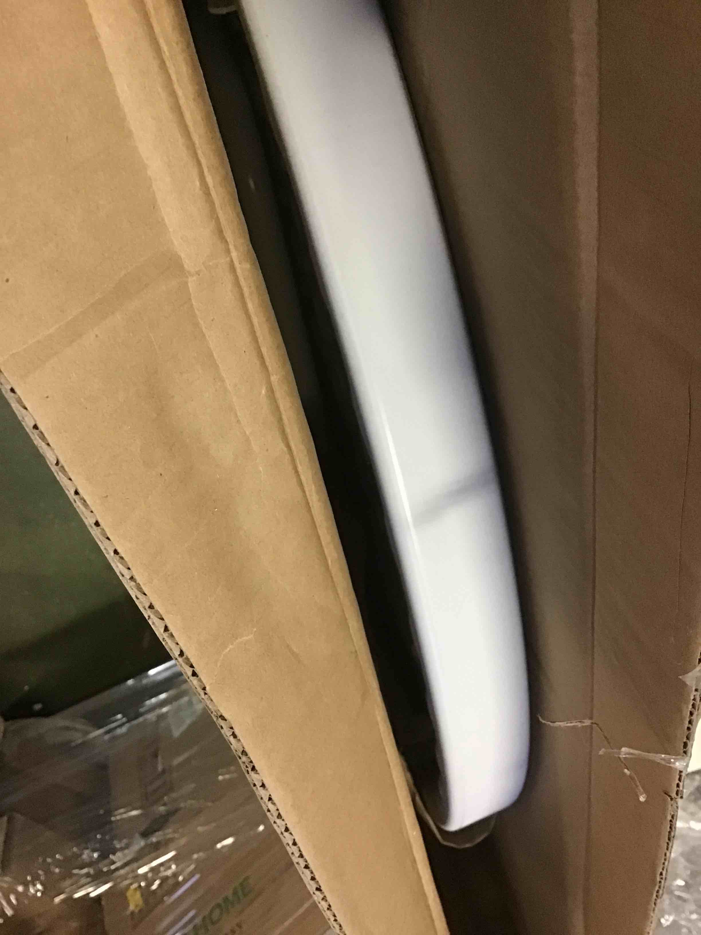 https://s3.amazonaws.com/lotting-images-prod/bidfta/RED5507372_1700077775385.jpeg