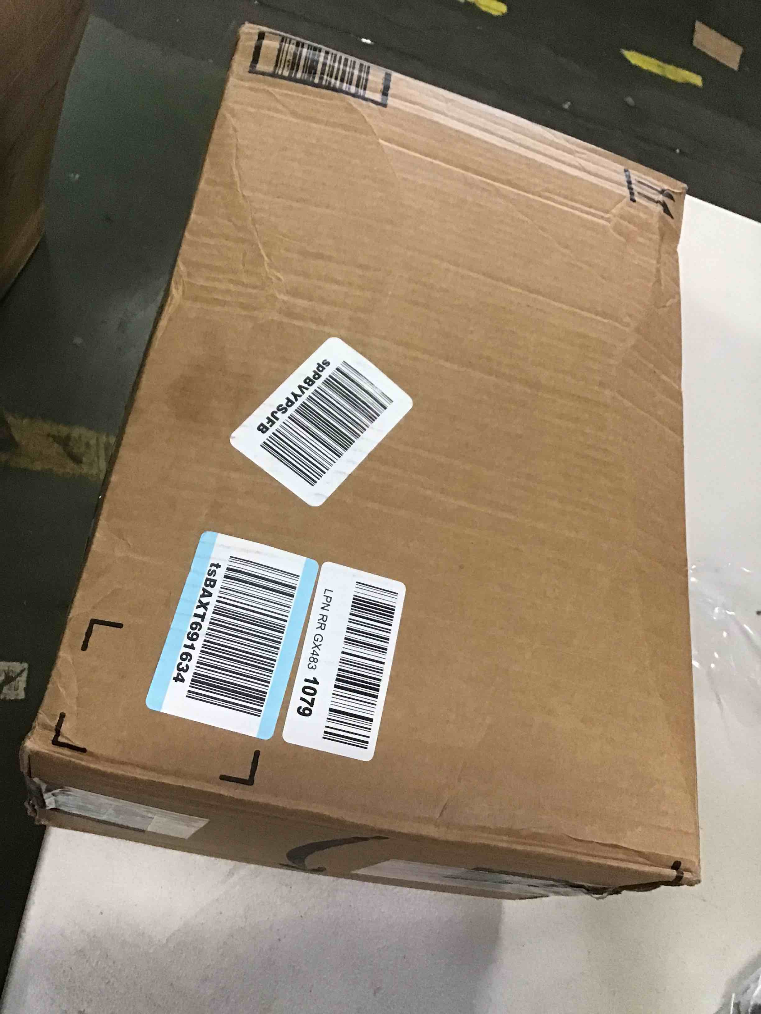 https://s3.amazonaws.com/lotting-images-prod/bidfta/RED5507453_1700146098984.jpeg