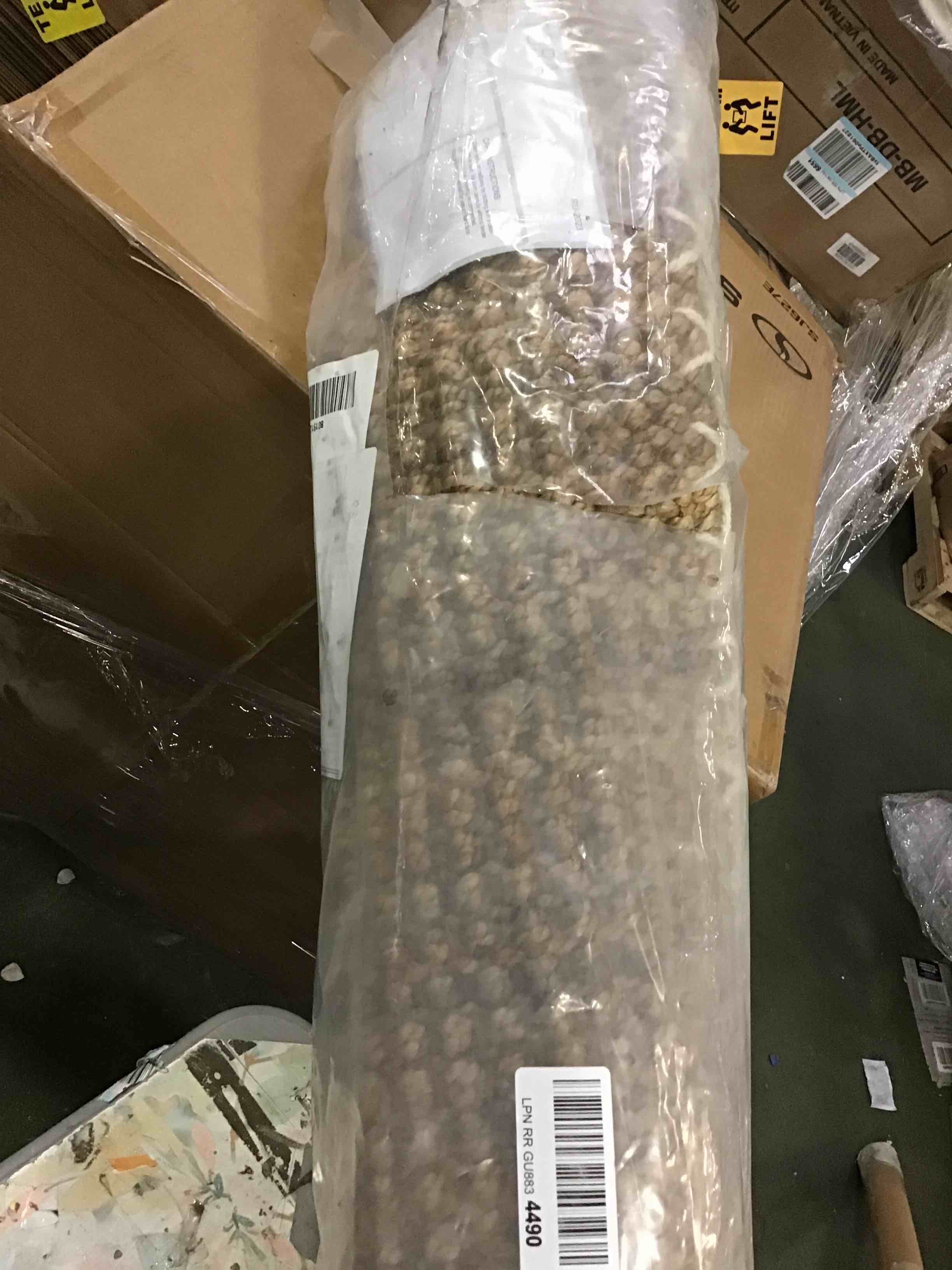 https://s3.amazonaws.com/lotting-images-prod/bidfta/RED5507713_1700238636203.jpeg