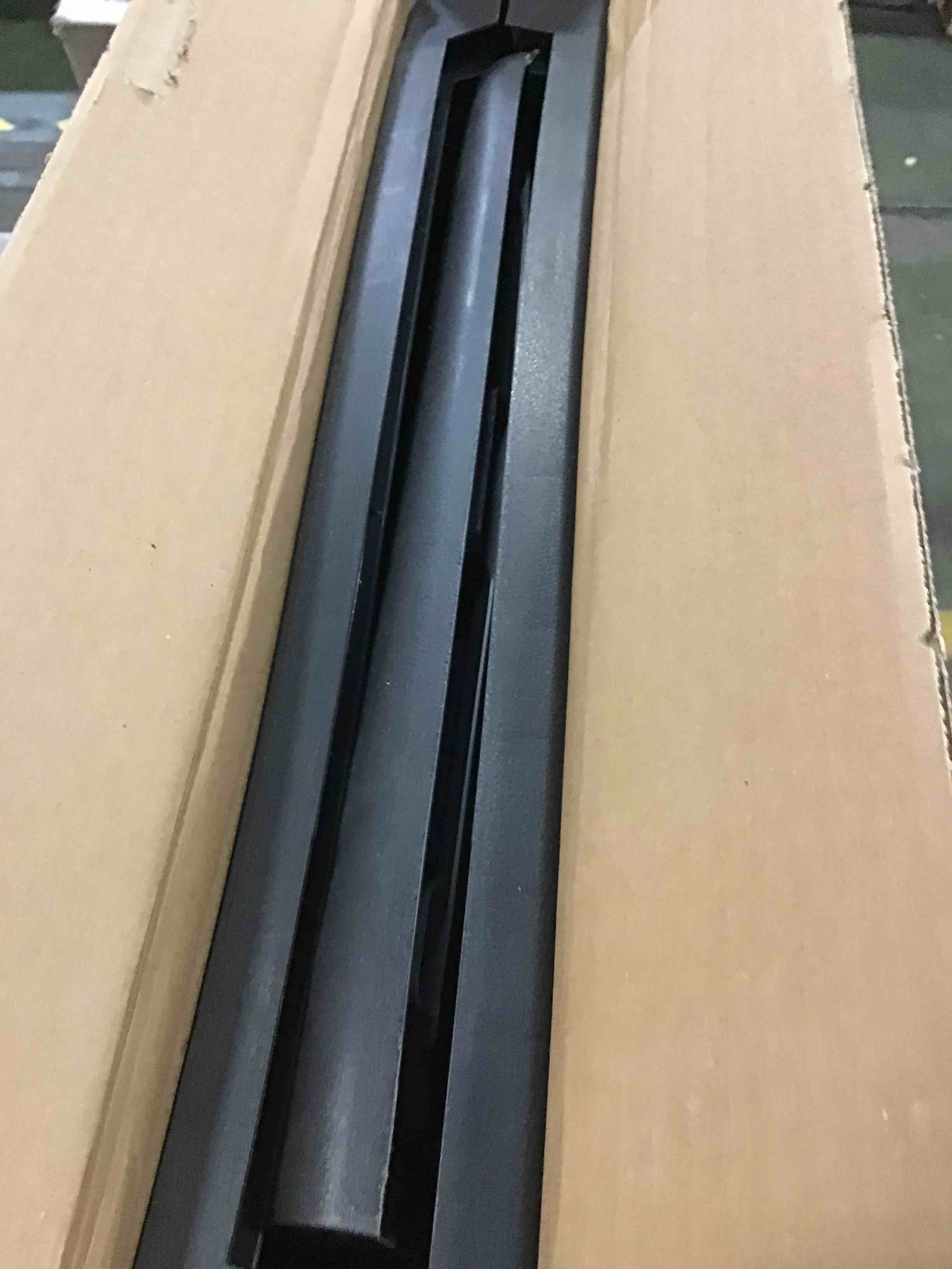 https://s3.amazonaws.com/lotting-images-prod/bidfta/RED5507783_1700250527175.jpeg