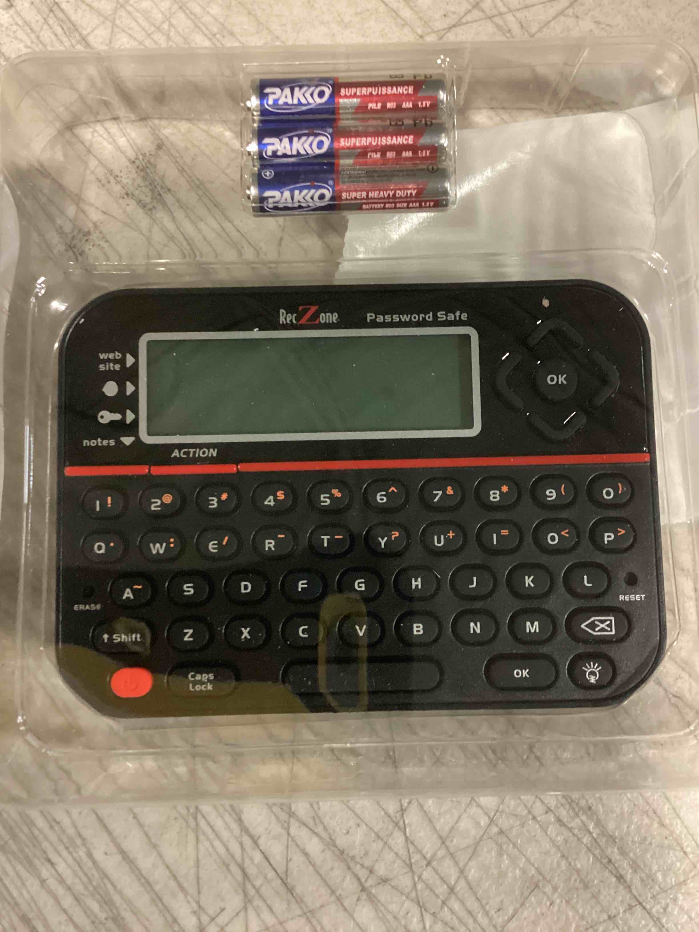 https://s3.amazonaws.com/lotting-images-prod/bidfta/RED5508682_1700247571528.jpeg