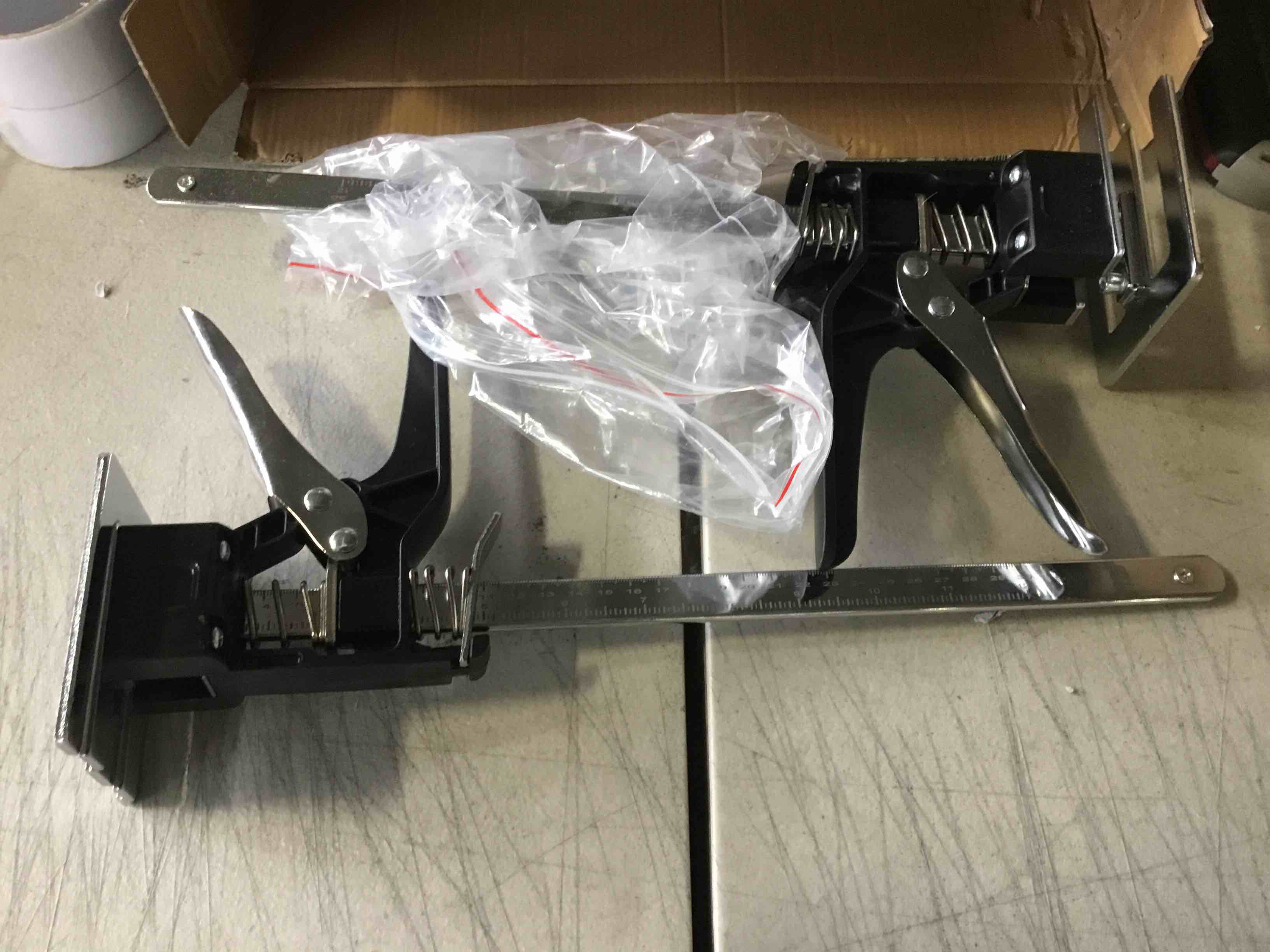 https://s3.amazonaws.com/lotting-images-prod/bidfta/RED5509182_1701109704846.jpeg