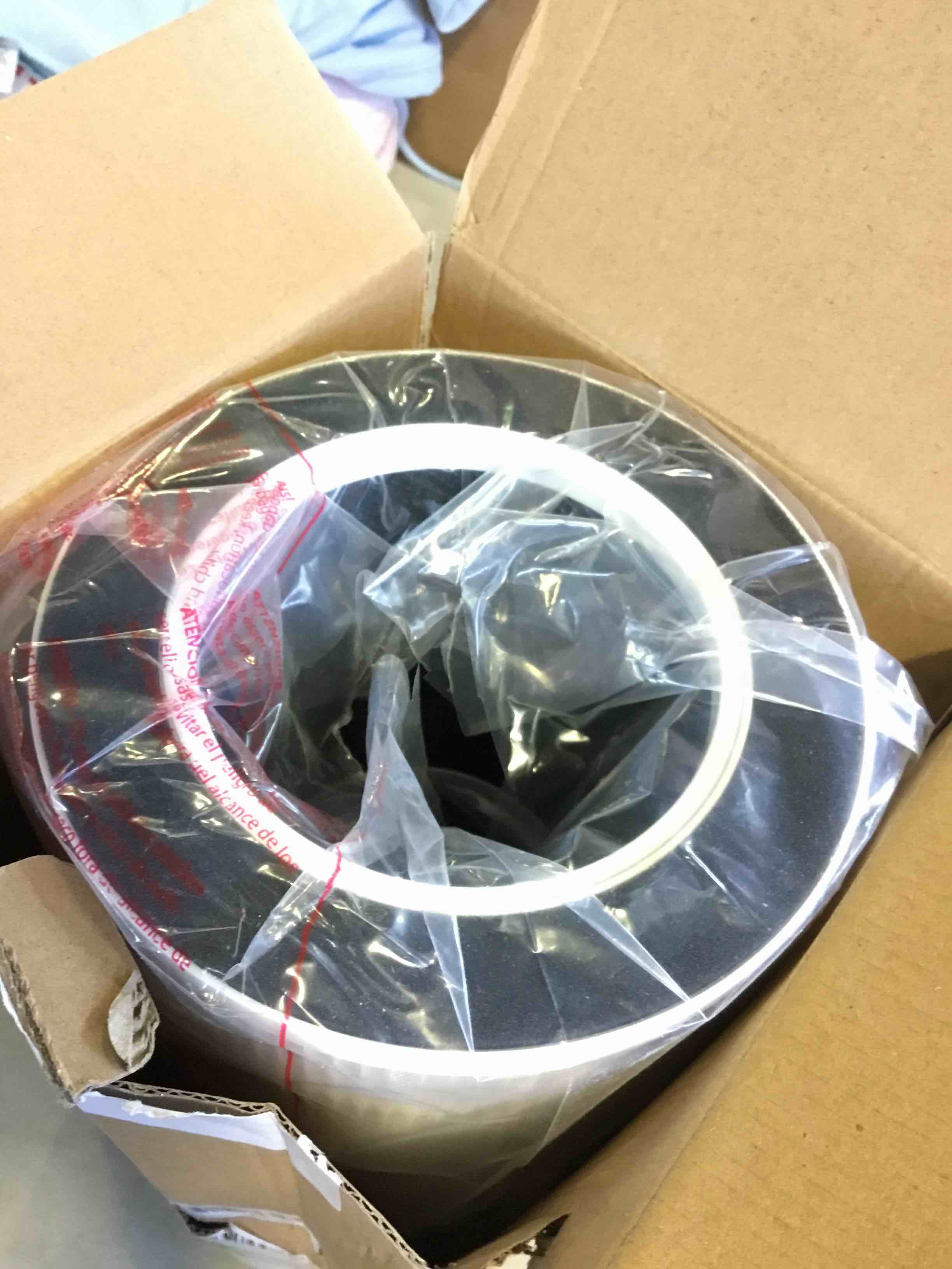 https://s3.amazonaws.com/lotting-images-prod/bidfta/RED5511326_1700077830145.jpeg