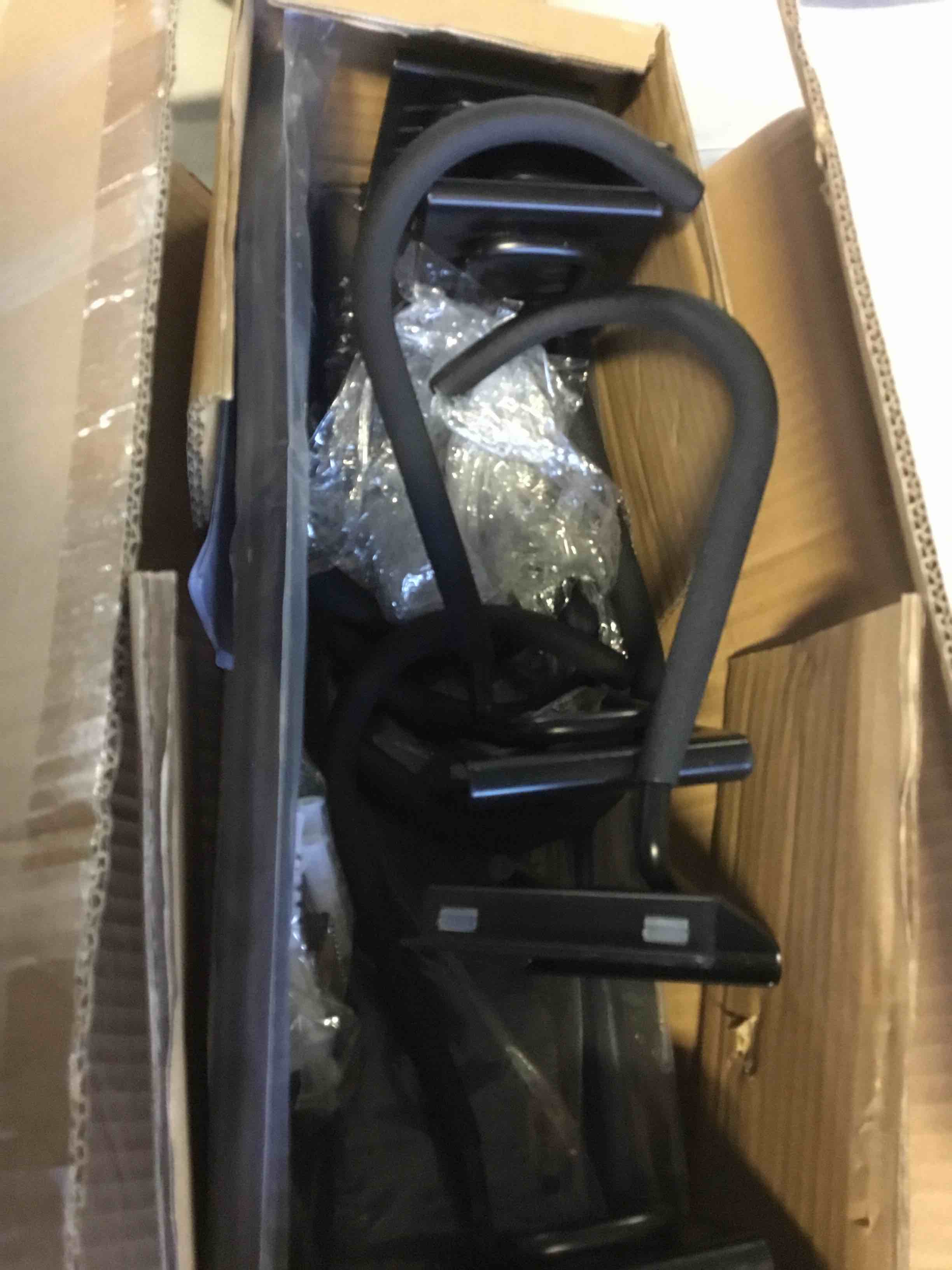 https://s3.amazonaws.com/lotting-images-prod/bidfta/RED5511362_1700141913687.jpeg