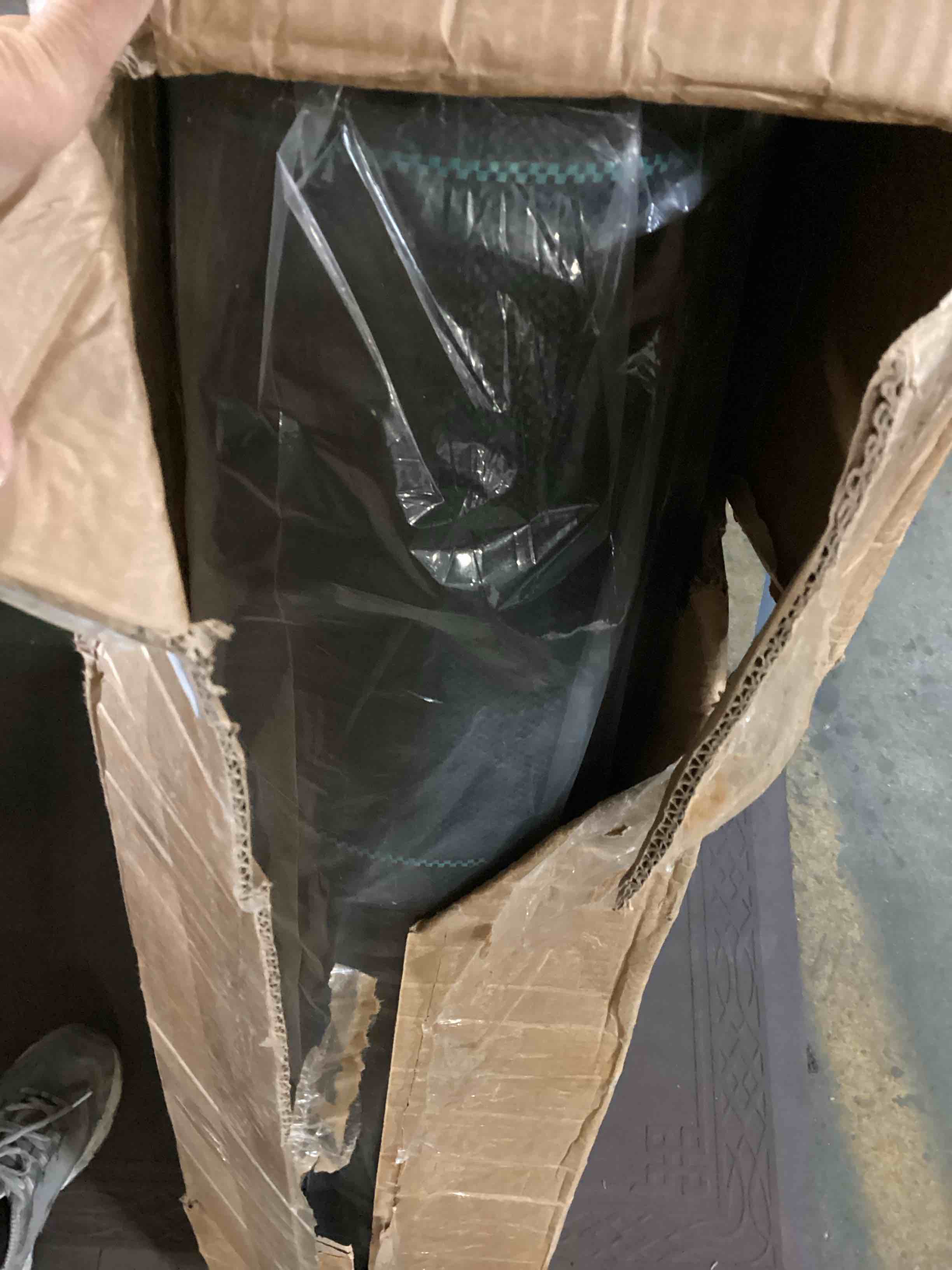 https://s3.amazonaws.com/lotting-images-prod/bidfta/RED5511635_1699970191338.jpeg