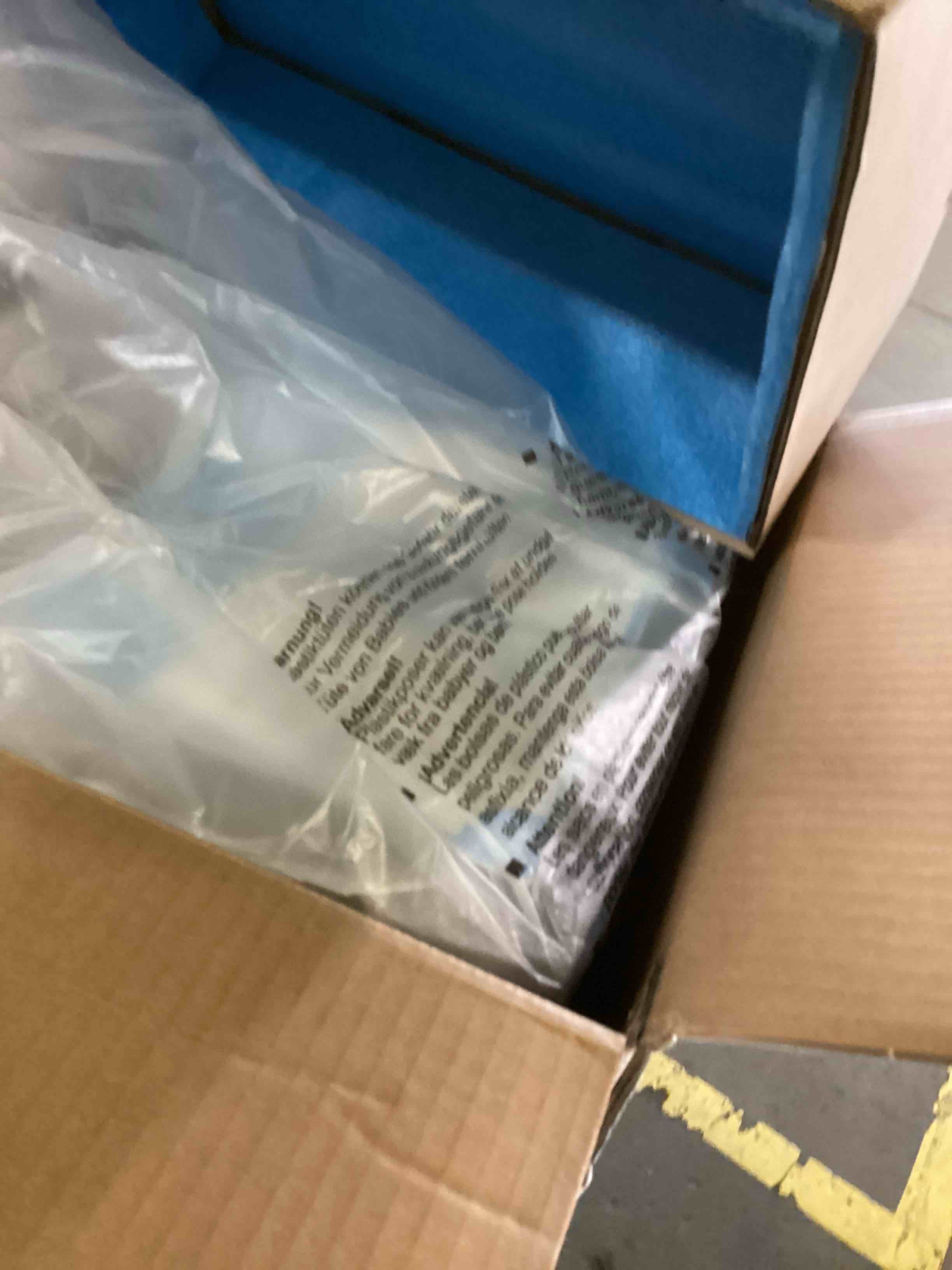 https://s3.amazonaws.com/lotting-images-prod/bidfta/RED5511773_1699989733767.jpeg