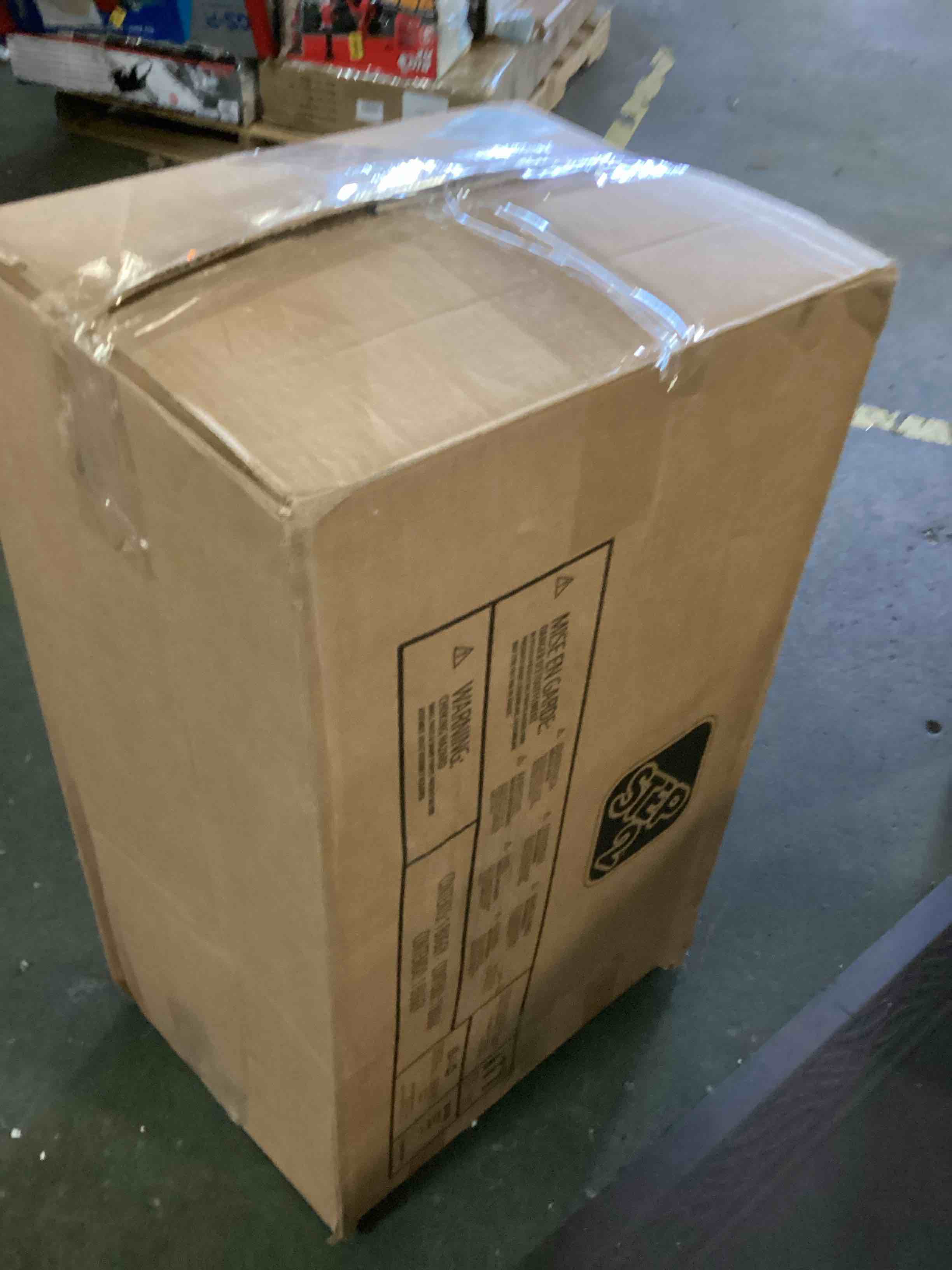 https://s3.amazonaws.com/lotting-images-prod/bidfta/RED5511774_1699989822577.jpeg