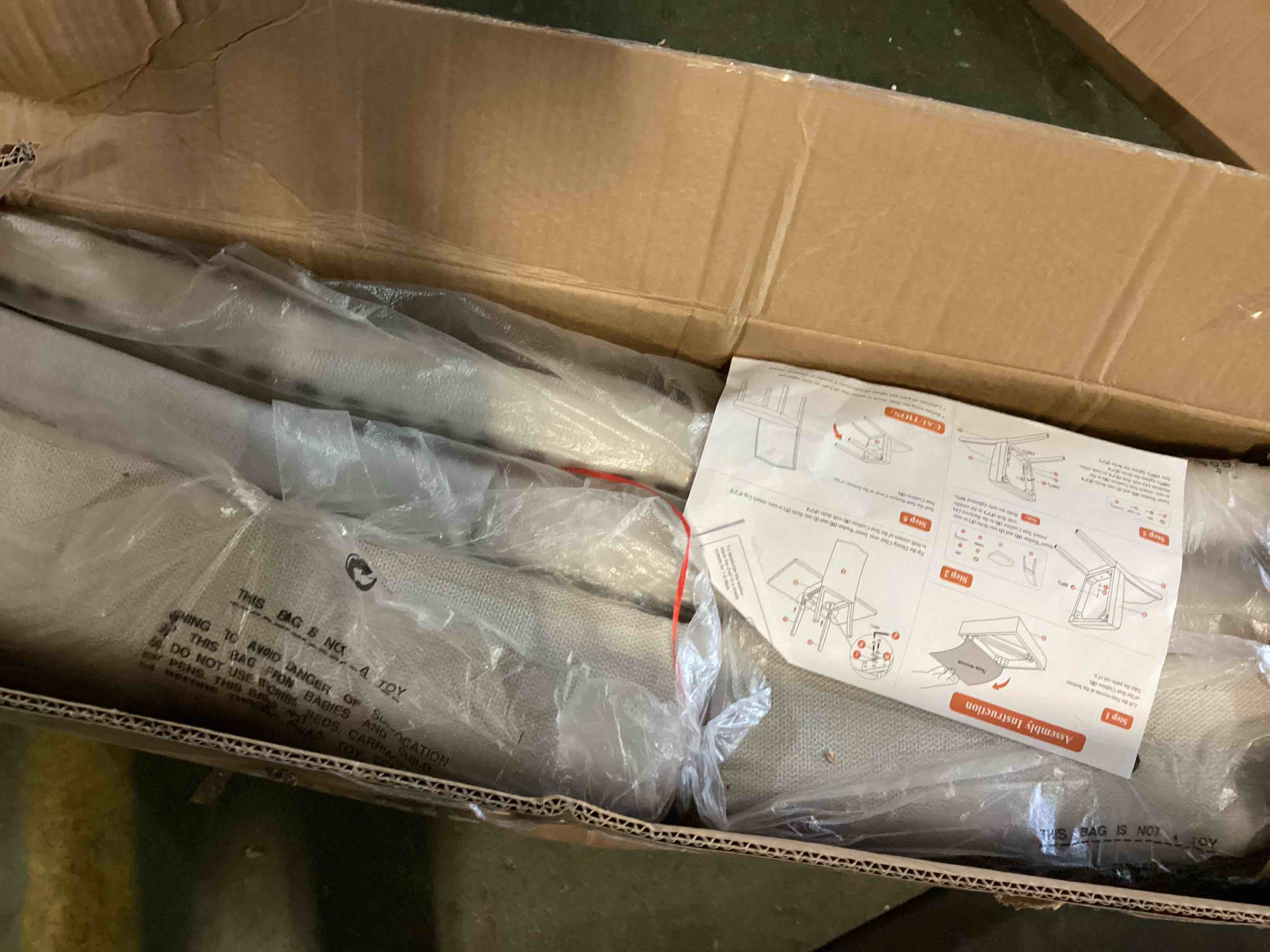 https://s3.amazonaws.com/lotting-images-prod/bidfta/RED5512131_1700142160828.jpeg