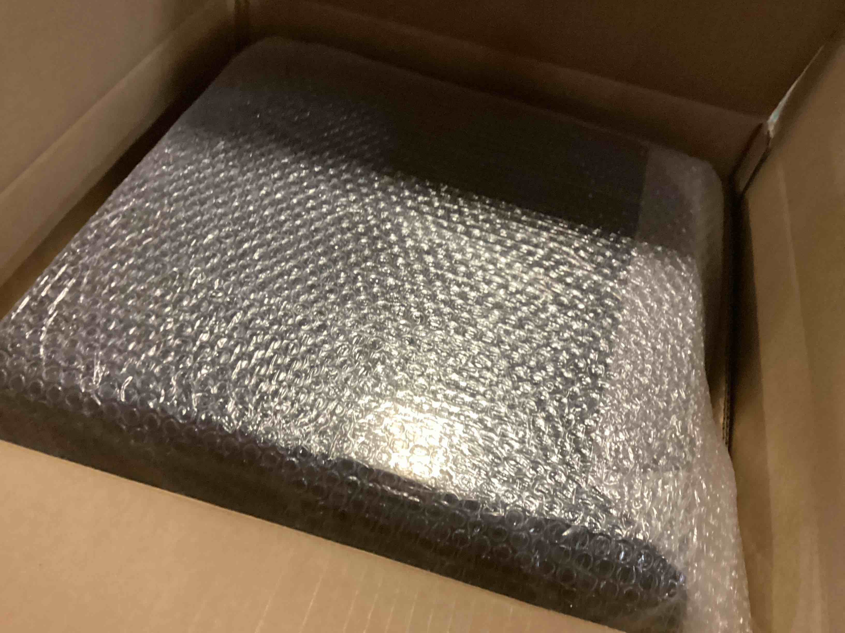 https://s3.amazonaws.com/lotting-images-prod/bidfta/RED5512184_1700146327875.jpeg