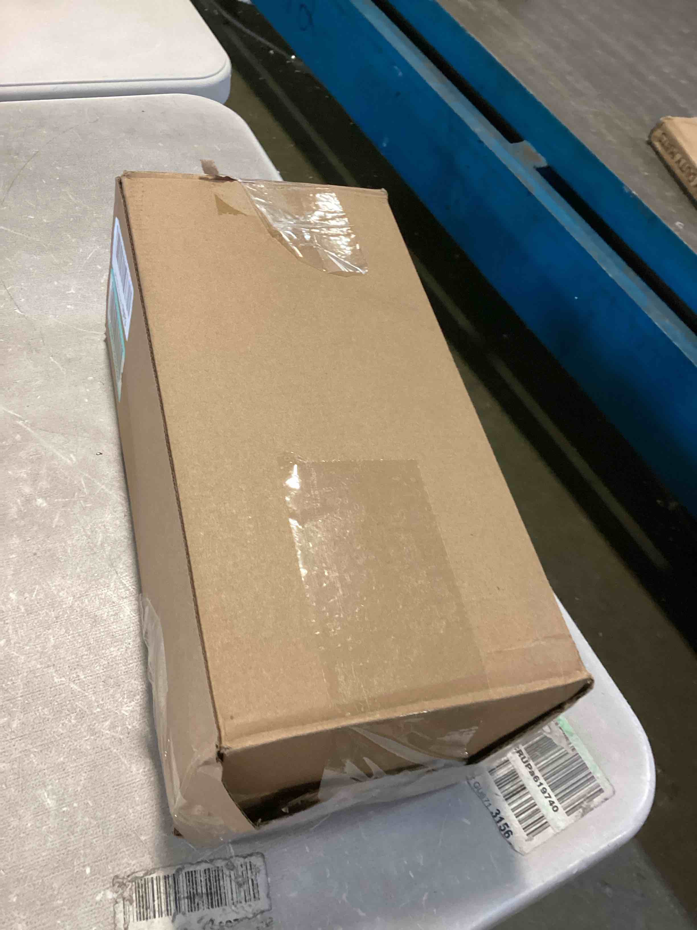 https://s3.amazonaws.com/lotting-images-prod/bidfta/RED5512189_1700146726005.jpeg