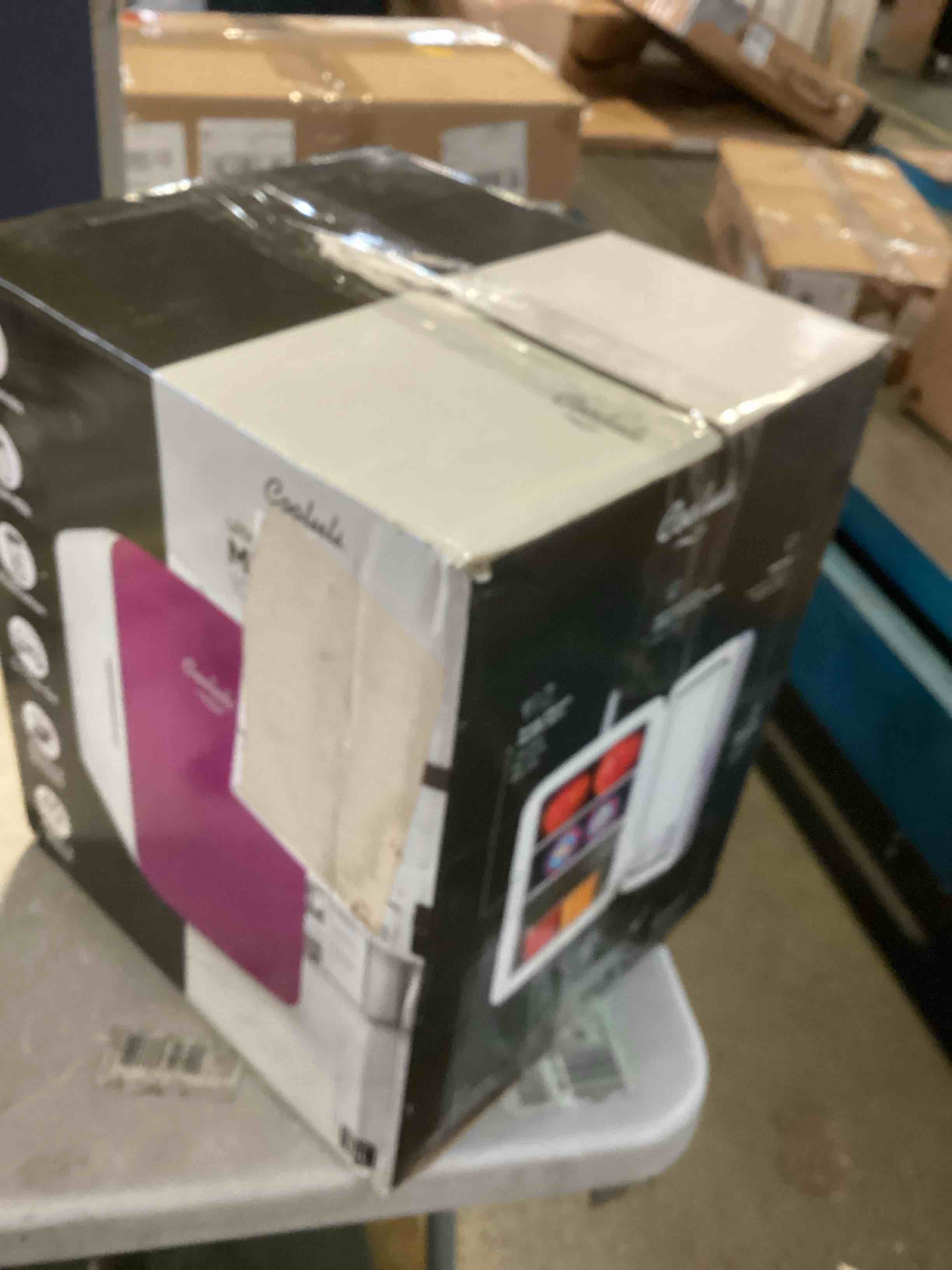 https://s3.amazonaws.com/lotting-images-prod/bidfta/RED5512374_1700167687548.jpeg