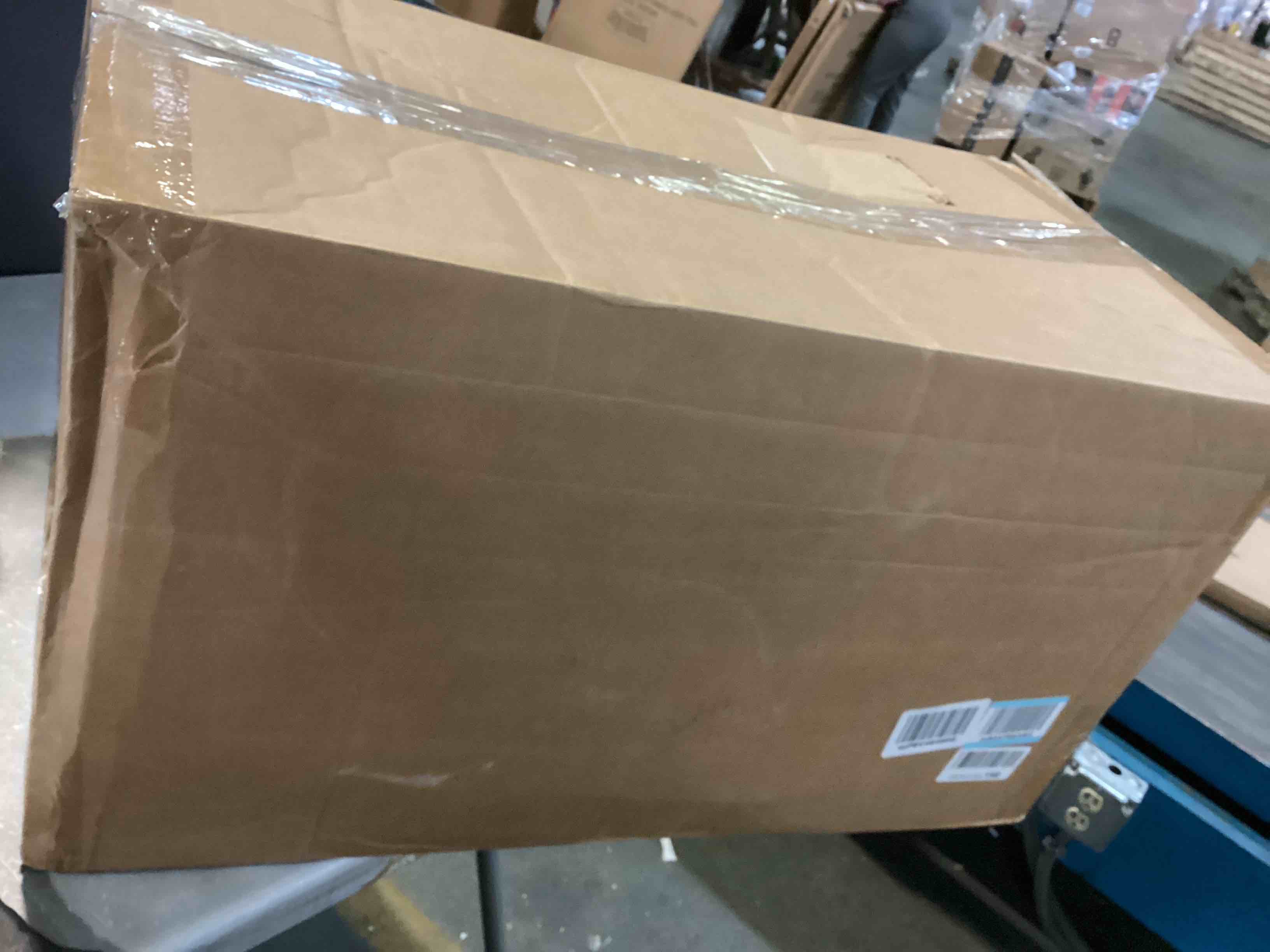 https://s3.amazonaws.com/lotting-images-prod/bidfta/RED5512389_1700168624220.jpeg