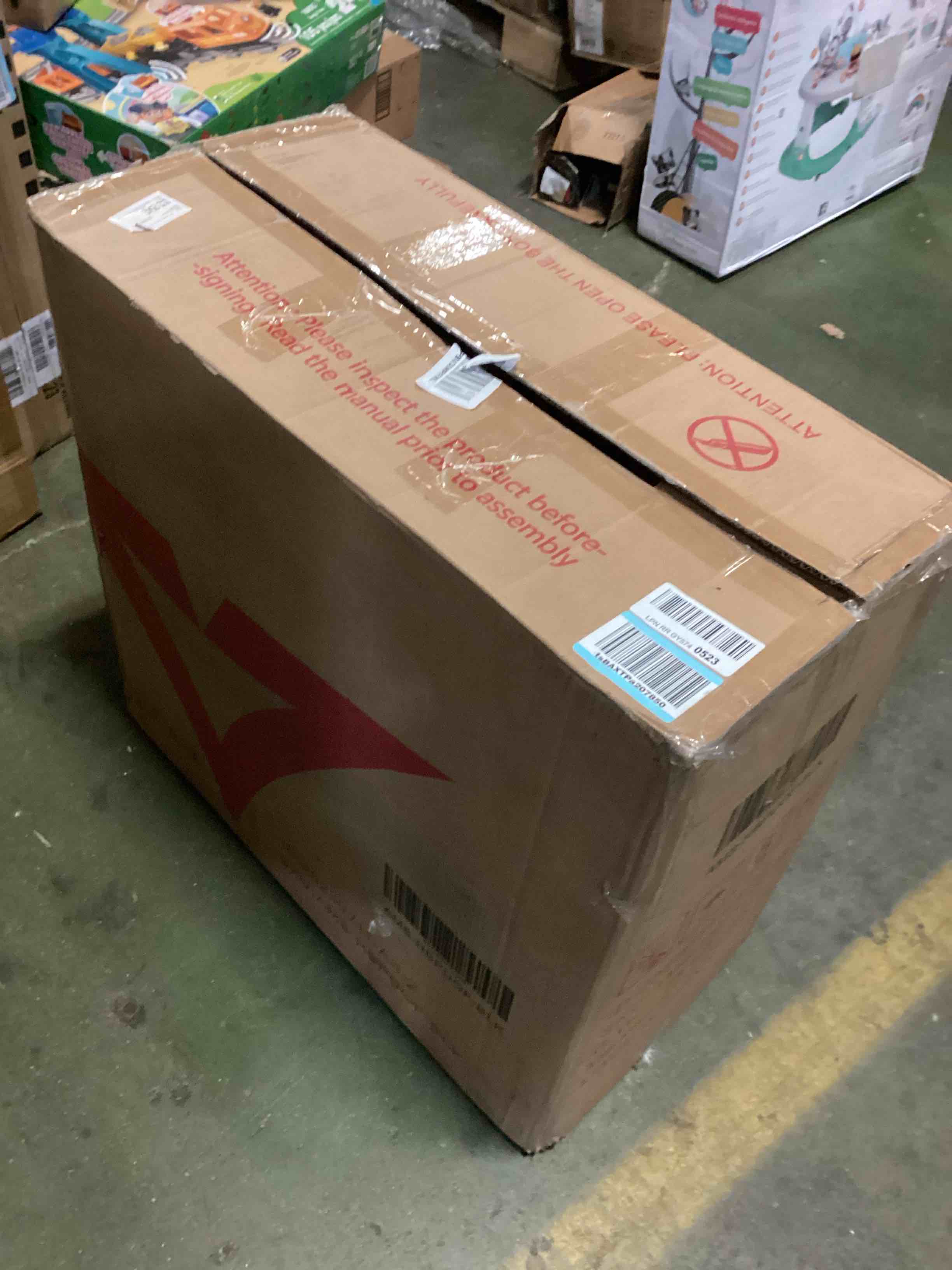 https://s3.amazonaws.com/lotting-images-prod/bidfta/RED5512589_1700246458785.jpeg