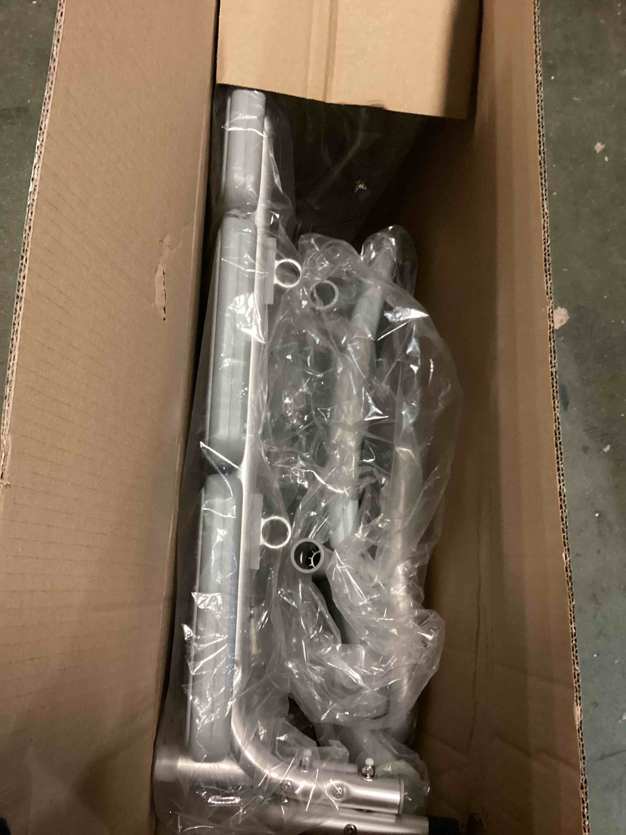 https://s3.amazonaws.com/lotting-images-prod/bidfta/RED5512598_1700247129221.jpeg