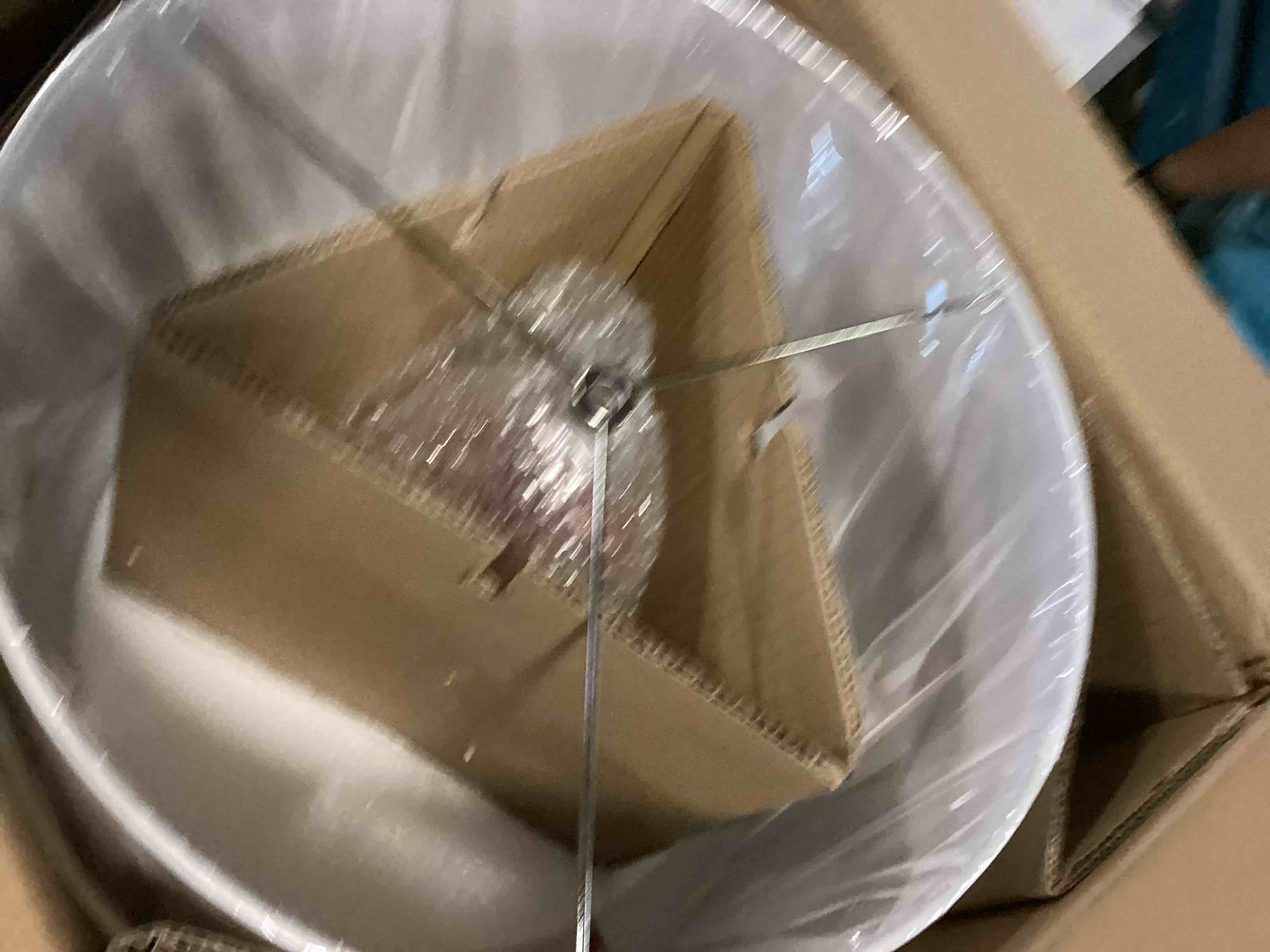 https://s3.amazonaws.com/lotting-images-prod/bidfta/RED5512873_1700506219545.jpeg