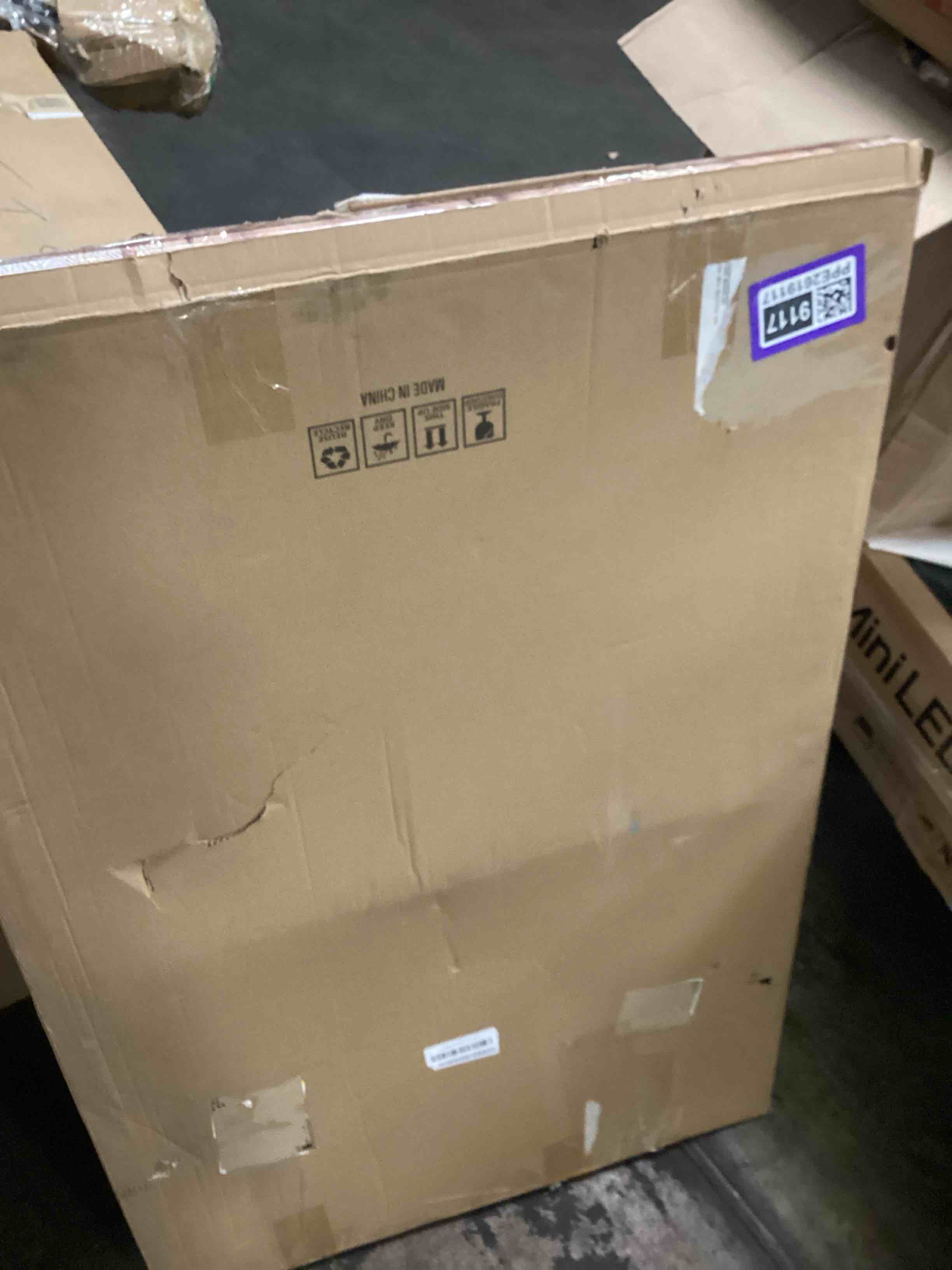 https://s3.amazonaws.com/lotting-images-prod/bidfta/RED5516867_1761164685102.jpeg