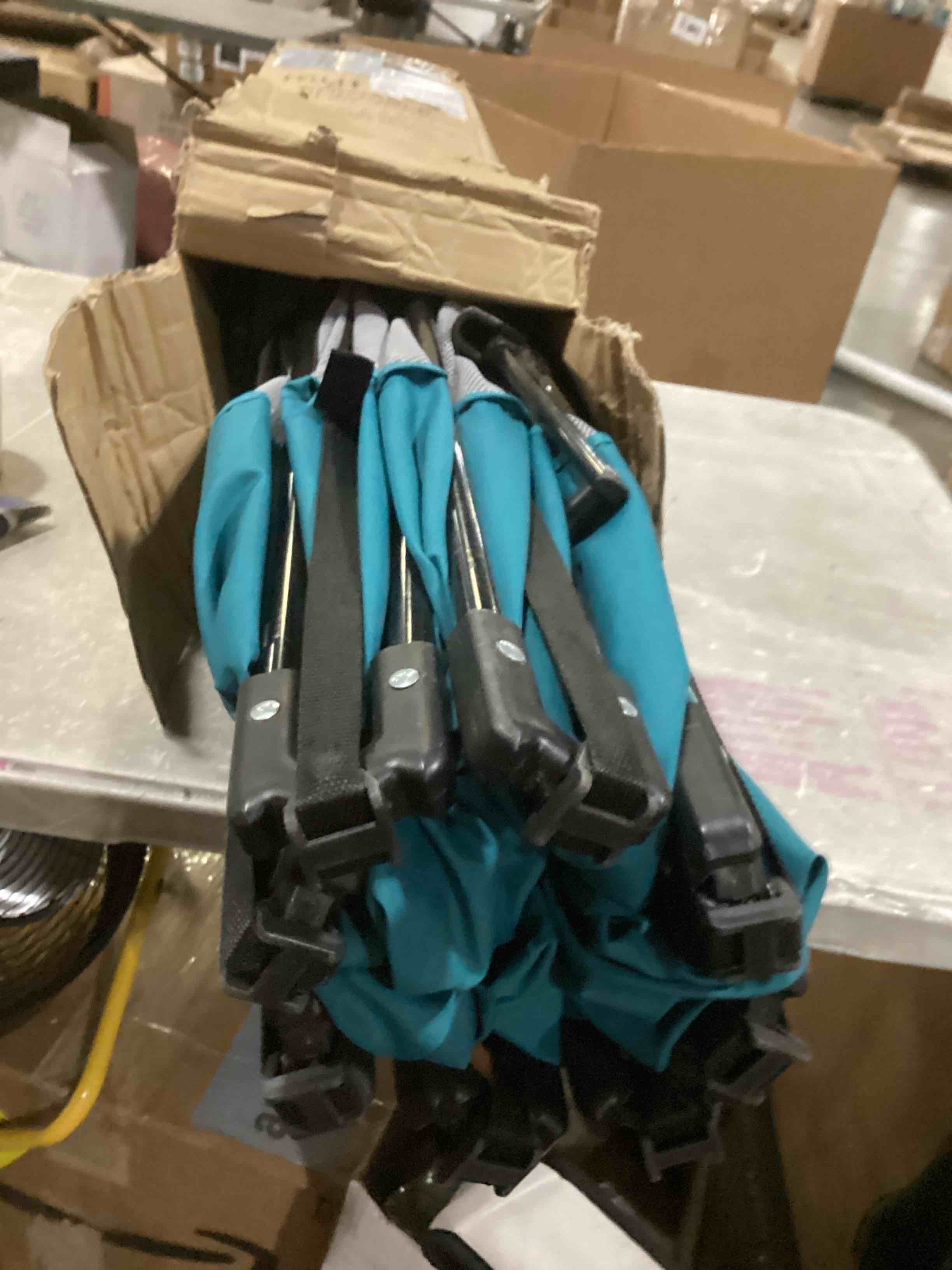 https://s3.amazonaws.com/lotting-images-prod/bidfta/RED5517549_1727443530286.jpeg