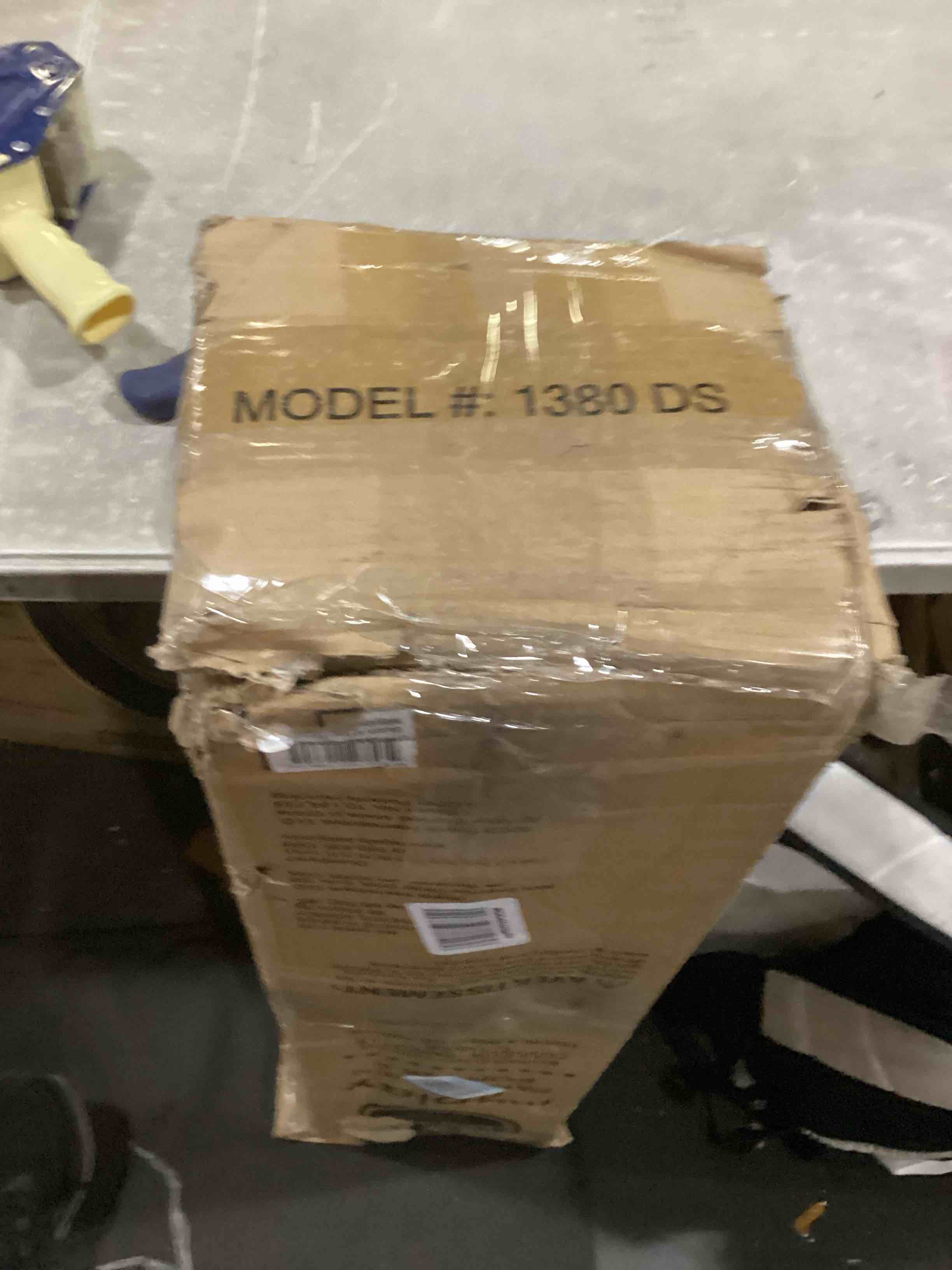 https://s3.amazonaws.com/lotting-images-prod/bidfta/RED5517549_1727443546932.jpeg