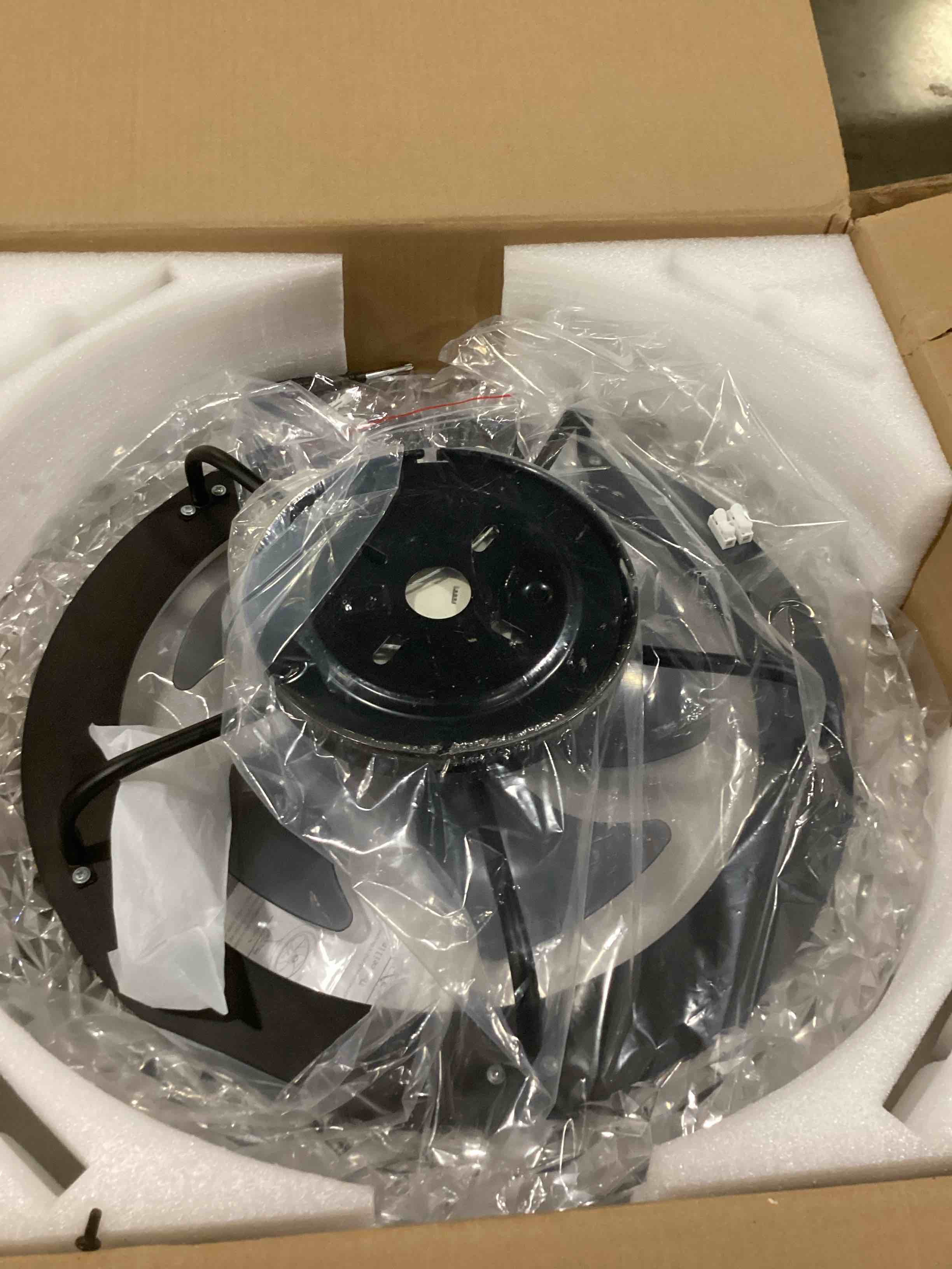 https://s3.amazonaws.com/lotting-images-prod/bidfta/RED5517556_1727444136533.jpeg